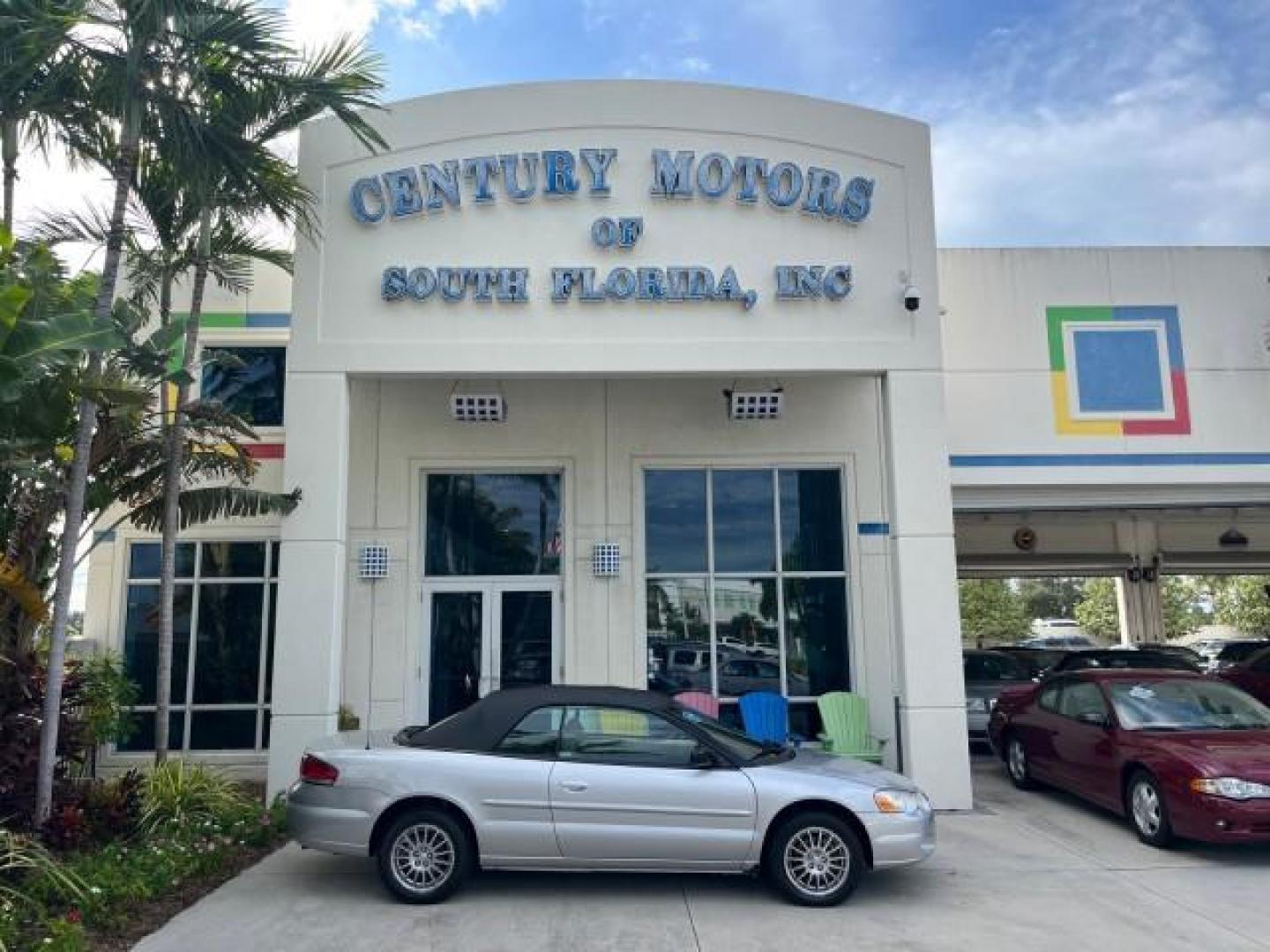 2005 Bright Silver Metallic /Dark Slate Gray Chrysler Sebring Conv Touring LOW MILES 73,711 (1C3EL55R35N) with an 2.7L DOHC SMPI 24-Valve V6 Engine engine, Automatic transmission, located at 4701 North Dixie Hwy, Pompano Beach, FL, 33064, (954) 422-2889, 26.240938, -80.123474 - OUR WEBPAGE FLORIDACARS1.COM HAS OVER 100 PHOTOS AND FREE CARFAX LINK 2005 CHRYSLER SEBRING TOURING ROAD READY 2.7L V6 VIN: 1C3EL55R35N595409 NO ACCIDENTS 28 MPG CONVERTIBLE NO RECALLS 2.7L V6 F DOHC 24V LOW MILES 73,711 GASOLINE POWER MIRRORS FLORIDA OWNER FRONT WHEEL DRIVE POWER SEATS POWER CONVER - Photo#0