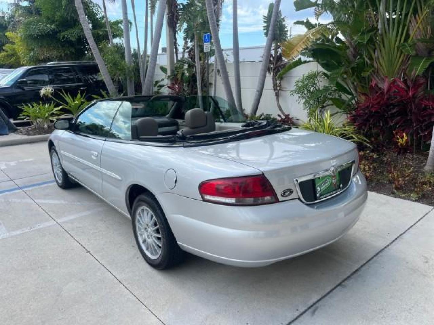 2005 Bright Silver Metallic /Dark Slate Gray Chrysler Sebring Conv Touring LOW MILES 73,711 (1C3EL55R35N) with an 2.7L DOHC SMPI 24-Valve V6 Engine engine, Automatic transmission, located at 4701 North Dixie Hwy, Pompano Beach, FL, 33064, (954) 422-2889, 26.240938, -80.123474 - OUR WEBPAGE FLORIDACARS1.COM HAS OVER 100 PHOTOS AND FREE CARFAX LINK 2005 CHRYSLER SEBRING TOURING ROAD READY 2.7L V6 VIN: 1C3EL55R35N595409 NO ACCIDENTS 28 MPG CONVERTIBLE NO RECALLS 2.7L V6 F DOHC 24V LOW MILES 73,711 GASOLINE POWER MIRRORS FLORIDA OWNER FRONT WHEEL DRIVE POWER SEATS POWER CONVER - Photo#93