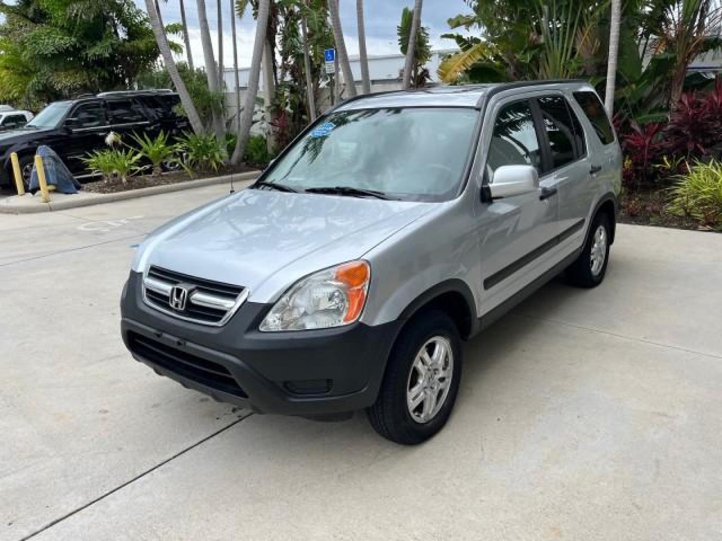 2003 Satin Silver Metallic /Black Honda CR-V EX LOW MILES 78,365 (SHSRD78823U) with an 2.4L DOHC i-VTEC 16-Valve I4 Engine engine, Automatic transmission, located at 4701 North Dixie Hwy, Pompano Beach, FL, 33064, (954) 422-2889, 26.240938, -80.123474 - OUR WEBPAGE FLORIDACARS1.COM HAS OVER 100 PHOTOS AND FREE CARFAX LINK 2003 HONDA CR-V EX ROAD READY 2.4L I4 VIN: SHSRD78823U134764 FLORIDA OWNER 4 DOOR WAGON/SPORT UTILITY LOW MILES 78,365 2.4L I4 F DOHC ALL WHEEL DRIVE GASOLINE 7 SERVICE RECORDS ALL WHEEL DRIVE POWER SUNROOF AWD Alloy Wheels Approa - Photo#3