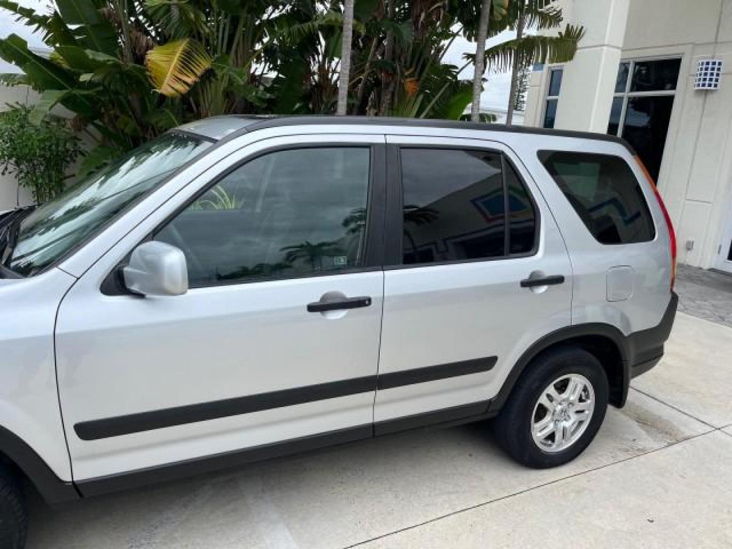 2003 Satin Silver Metallic /Black Honda CR-V EX LOW MILES 78,365 (SHSRD78823U) with an 2.4L DOHC i-VTEC 16-Valve I4 Engine engine, Automatic transmission, located at 4701 North Dixie Hwy, Pompano Beach, FL, 33064, (954) 422-2889, 26.240938, -80.123474 - OUR WEBPAGE FLORIDACARS1.COM HAS OVER 100 PHOTOS AND FREE CARFAX LINK 2003 HONDA CR-V EX ROAD READY 2.4L I4 VIN: SHSRD78823U134764 FLORIDA OWNER 4 DOOR WAGON/SPORT UTILITY LOW MILES 78,365 2.4L I4 F DOHC ALL WHEEL DRIVE GASOLINE 7 SERVICE RECORDS ALL WHEEL DRIVE POWER SUNROOF AWD Alloy Wheels Approa - Photo#81