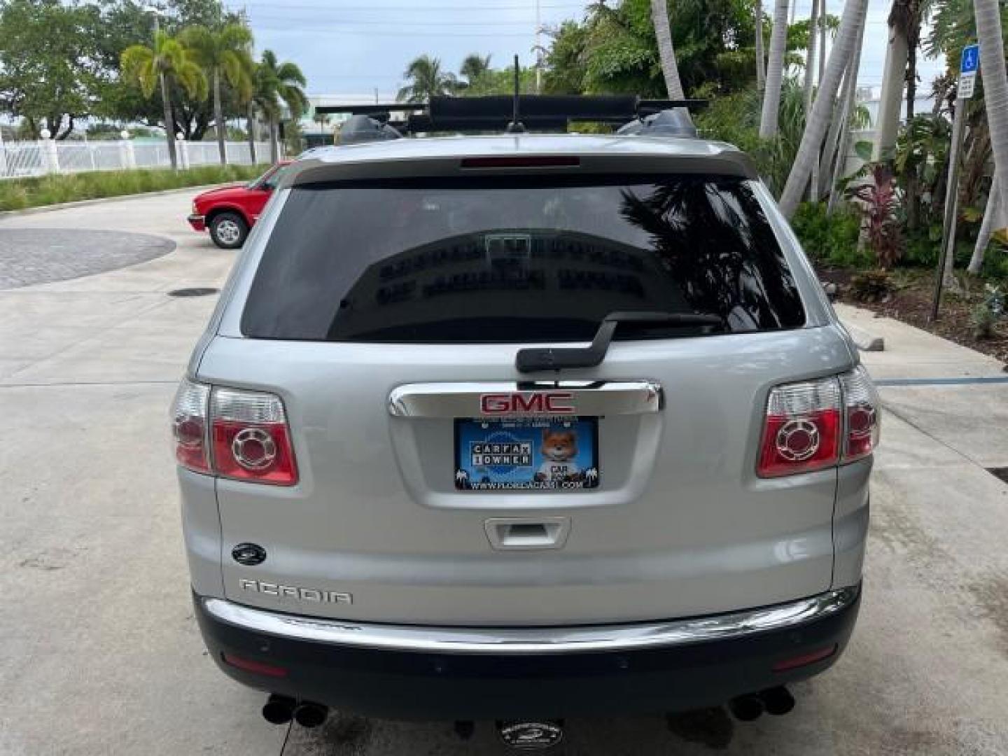 2010 Quicksilver Metallic /Ebony GMC Acadia 1 FL SLE LOW MILES 63,386 (1GKLRLED5AJ) with an 3.6L SIDI V6 Engine engine, Automatic transmission, located at 4701 North Dixie Hwy, Pompano Beach, FL, 33064, (954) 422-2889, 26.240938, -80.123474 - OUR WEBPAGE FLORIDACARS1.COM HAS OVER 100 PHOTOS AND FREE CARFAX LINK 2010 GMC ACADIA SLE ROAD READY 3.6L V6 VIN: 1GKLRLED5AJ190457 NO RECALLS 4 DOOR WAGON/SPORT UTILITY 1 OWNER FLORIDA 3.6L V6 F DOHC 24V 3 ROW SEATS GASOLINE POWER SEATS/MIRRORS LOW MILES 63,386 FRONT WHEEL DRIVE BACK UP CAMERA PARK - Photo#97