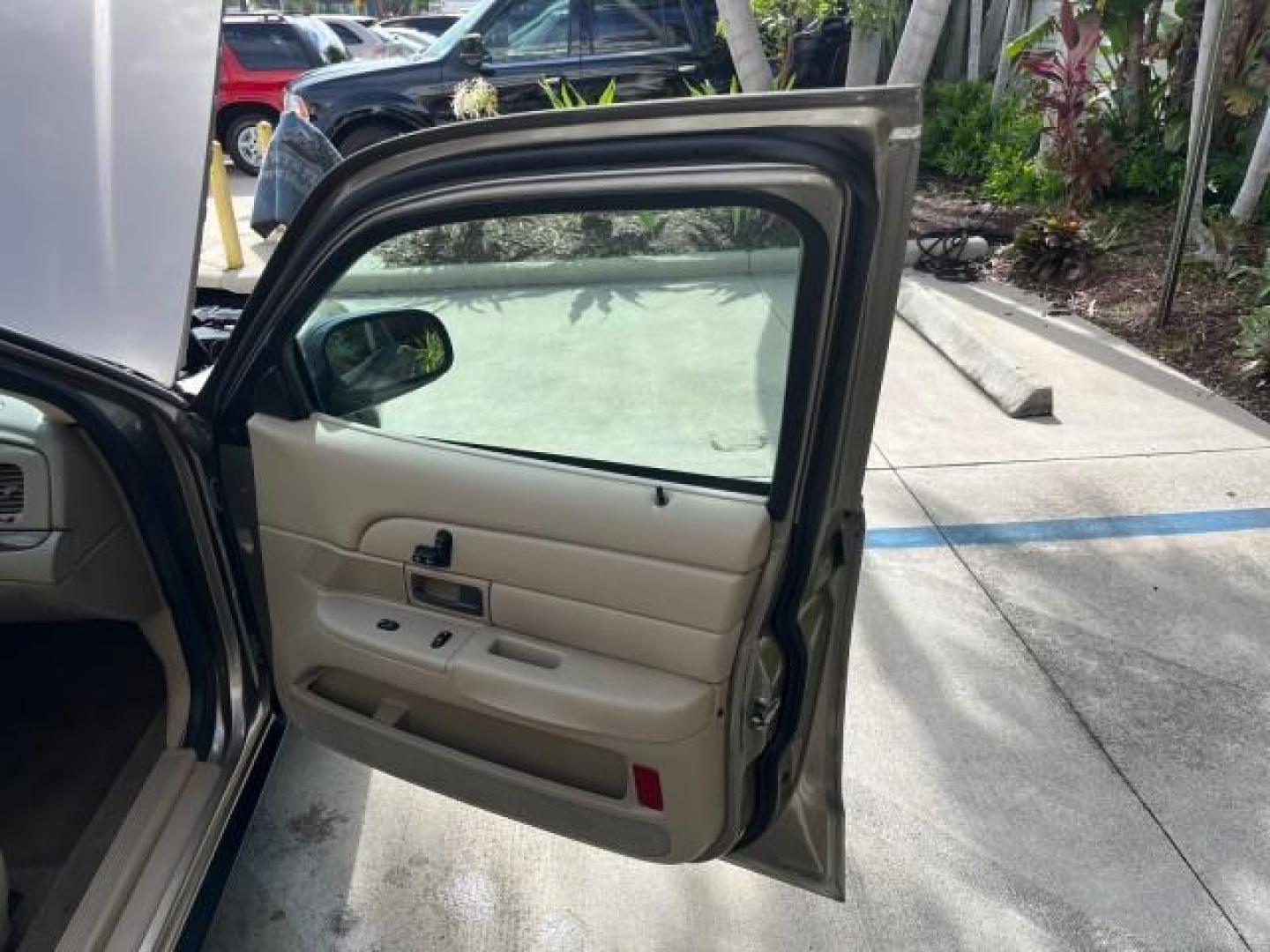 2005 Arizona Beige Metallic /Light Flint Ford Crown Victoria LX LOW MILES 47,163 (2FAFP74W95X) with an 4.6L SEFI OHC V8 Engine engine, Automatic transmission, located at 4701 North Dixie Hwy, Pompano Beach, FL, 33064, (954) 422-2889, 26.240938, -80.123474 - 2005 FORD CROWN VICTORIA LX ROAD READY 4.6L V8 VIN: 2FAFP74W95X107334 NO ACCIDENTS SEDAN 4 DR NO RECALLS 4.6L V8 F LOW MILES 47,163 GASOLINE POWER LEATHER SEATS REAR WHEEL DRIVE 6 SERVICE RECORDS Alloy Wheels Anti-Theft System Automatic Climate Control Cruise Control Power Seats RWD Rear Privacy Gla - Photo#11