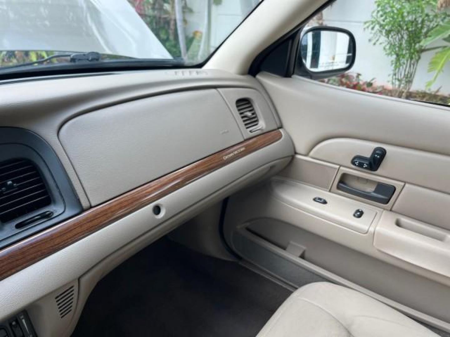 2005 Arizona Beige Metallic /Light Flint Ford Crown Victoria LX LOW MILES 47,163 (2FAFP74W95X) with an 4.6L SEFI OHC V8 Engine engine, Automatic transmission, located at 4701 North Dixie Hwy, Pompano Beach, FL, 33064, (954) 422-2889, 26.240938, -80.123474 - 2005 FORD CROWN VICTORIA LX ROAD READY 4.6L V8 VIN: 2FAFP74W95X107334 NO ACCIDENTS SEDAN 4 DR NO RECALLS 4.6L V8 F LOW MILES 47,163 GASOLINE POWER LEATHER SEATS REAR WHEEL DRIVE 6 SERVICE RECORDS Alloy Wheels Anti-Theft System Automatic Climate Control Cruise Control Power Seats RWD Rear Privacy Gla - Photo#50