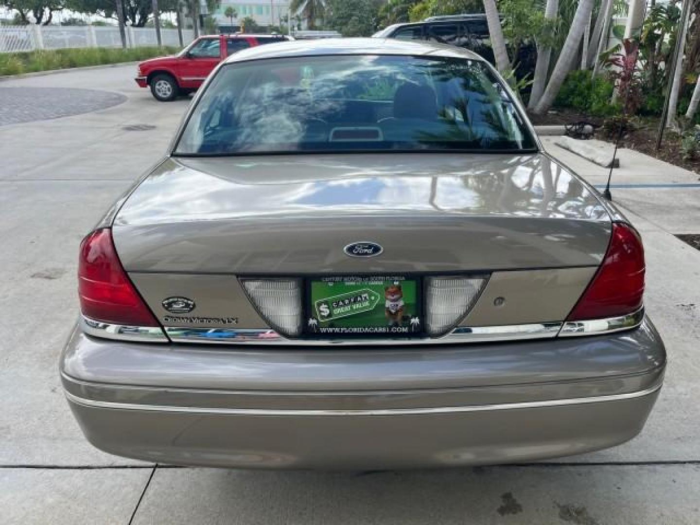 2005 Arizona Beige Metallic /Light Flint Ford Crown Victoria LX LOW MILES 47,163 (2FAFP74W95X) with an 4.6L SEFI OHC V8 Engine engine, Automatic transmission, located at 4701 North Dixie Hwy, Pompano Beach, FL, 33064, (954) 422-2889, 26.240938, -80.123474 - 2005 FORD CROWN VICTORIA LX ROAD READY 4.6L V8 VIN: 2FAFP74W95X107334 NO ACCIDENTS SEDAN 4 DR NO RECALLS 4.6L V8 F LOW MILES 47,163 GASOLINE POWER LEATHER SEATS REAR WHEEL DRIVE 6 SERVICE RECORDS Alloy Wheels Anti-Theft System Automatic Climate Control Cruise Control Power Seats RWD Rear Privacy Gla - Photo#94