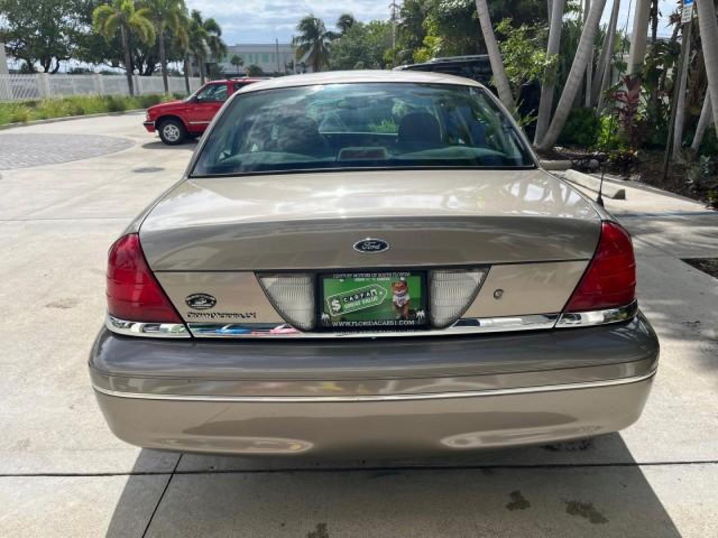 2005 Arizona Beige Metallic /Light Flint Ford Crown Victoria LX LOW MILES 47,163 (2FAFP74W95X) with an 4.6L SEFI OHC V8 Engine engine, Automatic transmission, located at 4701 North Dixie Hwy, Pompano Beach, FL, 33064, (954) 422-2889, 26.240938, -80.123474 - 2005 FORD CROWN VICTORIA LX ROAD READY 4.6L V8 VIN: 2FAFP74W95X107334 NO ACCIDENTS SEDAN 4 DR NO RECALLS 4.6L V8 F LOW MILES 47,163 GASOLINE POWER LEATHER SEATS REAR WHEEL DRIVE 6 SERVICE RECORDS Alloy Wheels Anti-Theft System Automatic Climate Control Cruise Control Power Seats RWD Rear Privacy Gla - Photo#98