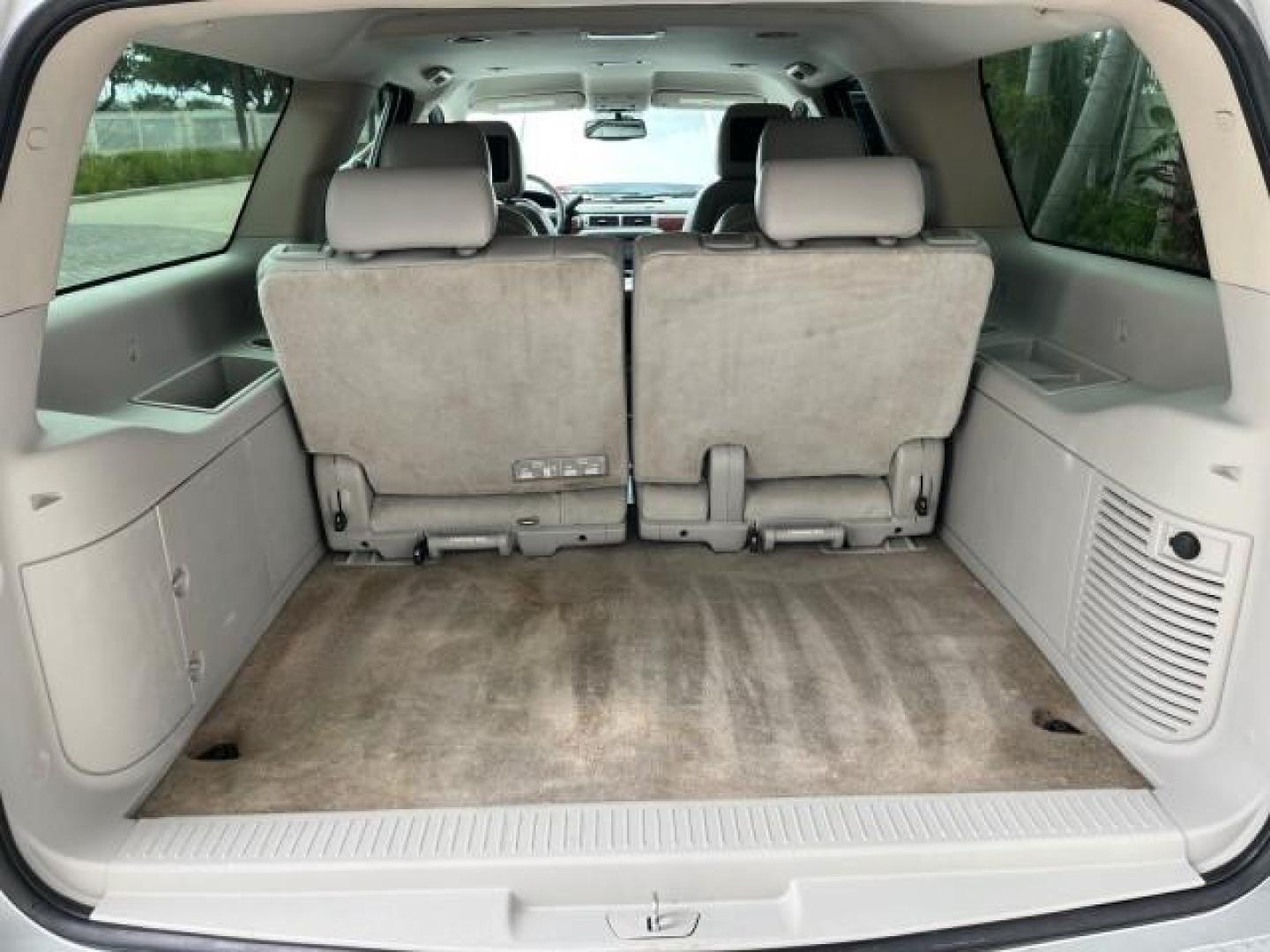 2011 Sheer Silver Metallic /Light Titanium/Dark Titanium Chevrolet Suburban 1 FL LT LOW MILES 71,788 (1GNSCJE00BR) with an 5.3L Vortec 1000 V8 SFI Flex-Fuel Engine engine, Automatic transmission, located at 4701 North Dixie Hwy, Pompano Beach, FL, 33064, (954) 422-2889, 26.240938, -80.123474 - OUR WEBPAGE FLORIDACARS1.COM HAS OVER 100 PHOTOS AND FREE CARFAX LINK 2011 CHEVROLET SUBURBAN LT ROAD READY 5.3L V8 VIN: 1GNSCJE00BR283133 NO RECALLS 4 DOOR WAGON/SPORT UTILITY LOW MILES 71,788 5.3L V8 F OHV 16V 19 SERVICE RECORDS FLEX FUEL PARK SENSORS 1 OWNER FLORIDA REAR WHEEL DRIVE NEW $48,455 3 - Photo#74