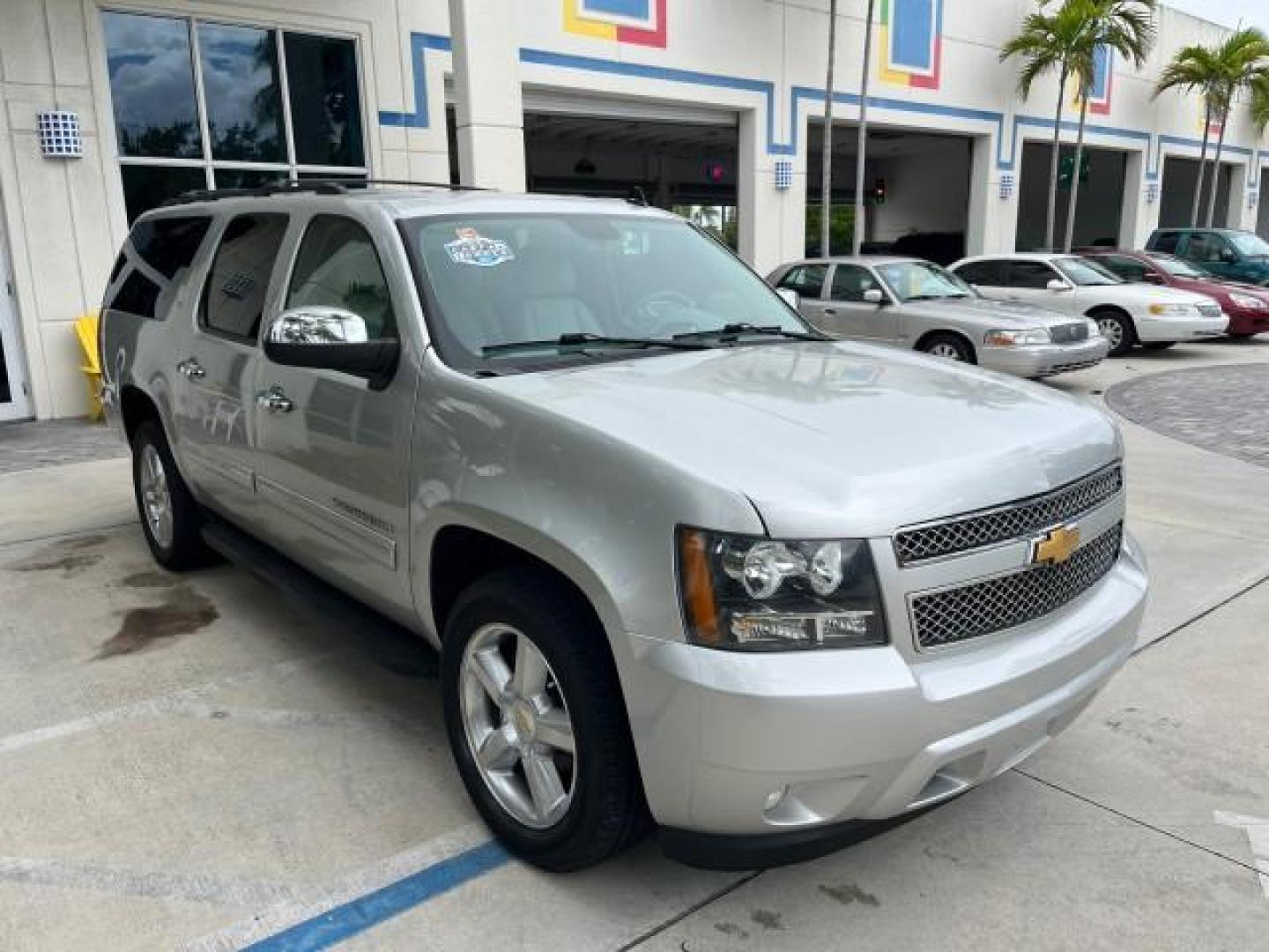 2011 Sheer Silver Metallic /Light Titanium/Dark Titanium Chevrolet Suburban 1 FL LT LOW MILES 71,788 (1GNSCJE00BR) with an 5.3L Vortec 1000 V8 SFI Flex-Fuel Engine engine, Automatic transmission, located at 4701 North Dixie Hwy, Pompano Beach, FL, 33064, (954) 422-2889, 26.240938, -80.123474 - OUR WEBPAGE FLORIDACARS1.COM HAS OVER 100 PHOTOS AND FREE CARFAX LINK 2011 CHEVROLET SUBURBAN LT ROAD READY 5.3L V8 VIN: 1GNSCJE00BR283133 NO RECALLS 4 DOOR WAGON/SPORT UTILITY LOW MILES 71,788 5.3L V8 F OHV 16V 19 SERVICE RECORDS FLEX FUEL PARK SENSORS 1 OWNER FLORIDA REAR WHEEL DRIVE NEW $48,455 3 - Photo#83