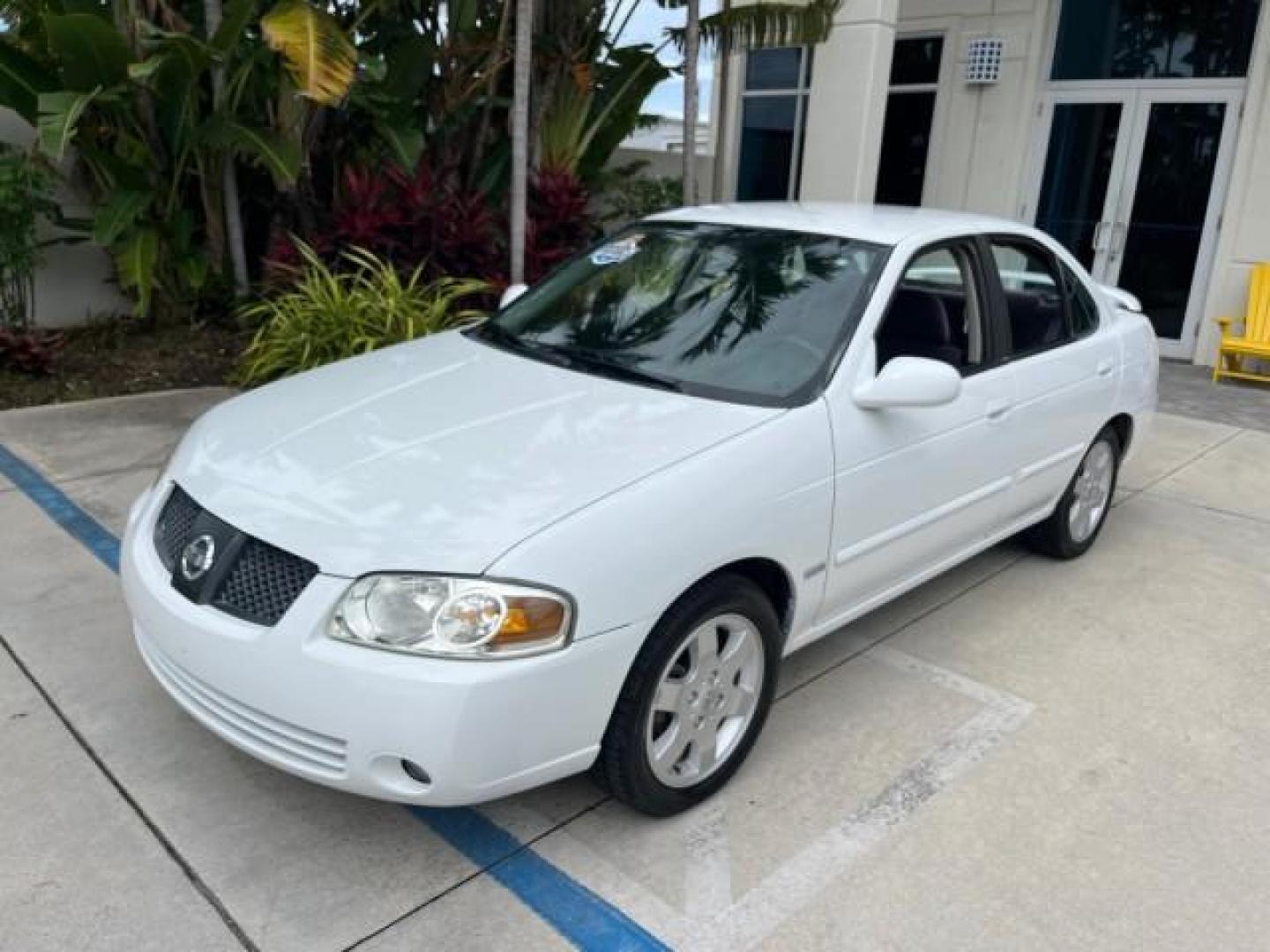 2006 Cloud White /Sage Nissan Sentra 1 FL 1.8 S LOW MILES 33,525 (3N1CB51D36L) with an 1.8L SMPI DOHC 16-Valve 4-Cyl Engine engine, Automatic transmission, located at 4701 North Dixie Hwy, Pompano Beach, FL, 33064, (954) 422-2889, 26.240938, -80.123474 - OUR WEBPAGE FLORIDACARS1.COM HAS OVER 100 PHOTOS AND FREE CARFAX LINK 2006 NISSAN SENTRA 1.8 ROAD READY 1.8L I4 VIN: 3N1CB51D36L640529 NO ACCIDENTS 34 MPG SEDAN 4 DR NO RECALLS 1.8L I4 F DOHC 16V 1 OWNER FLORIDA GASOLINE 14 SERVICE RECORDS FRONT WHEEL DRIVE LOW MILES 33,525 FWD Front Bucket Seats TH - Photo#67