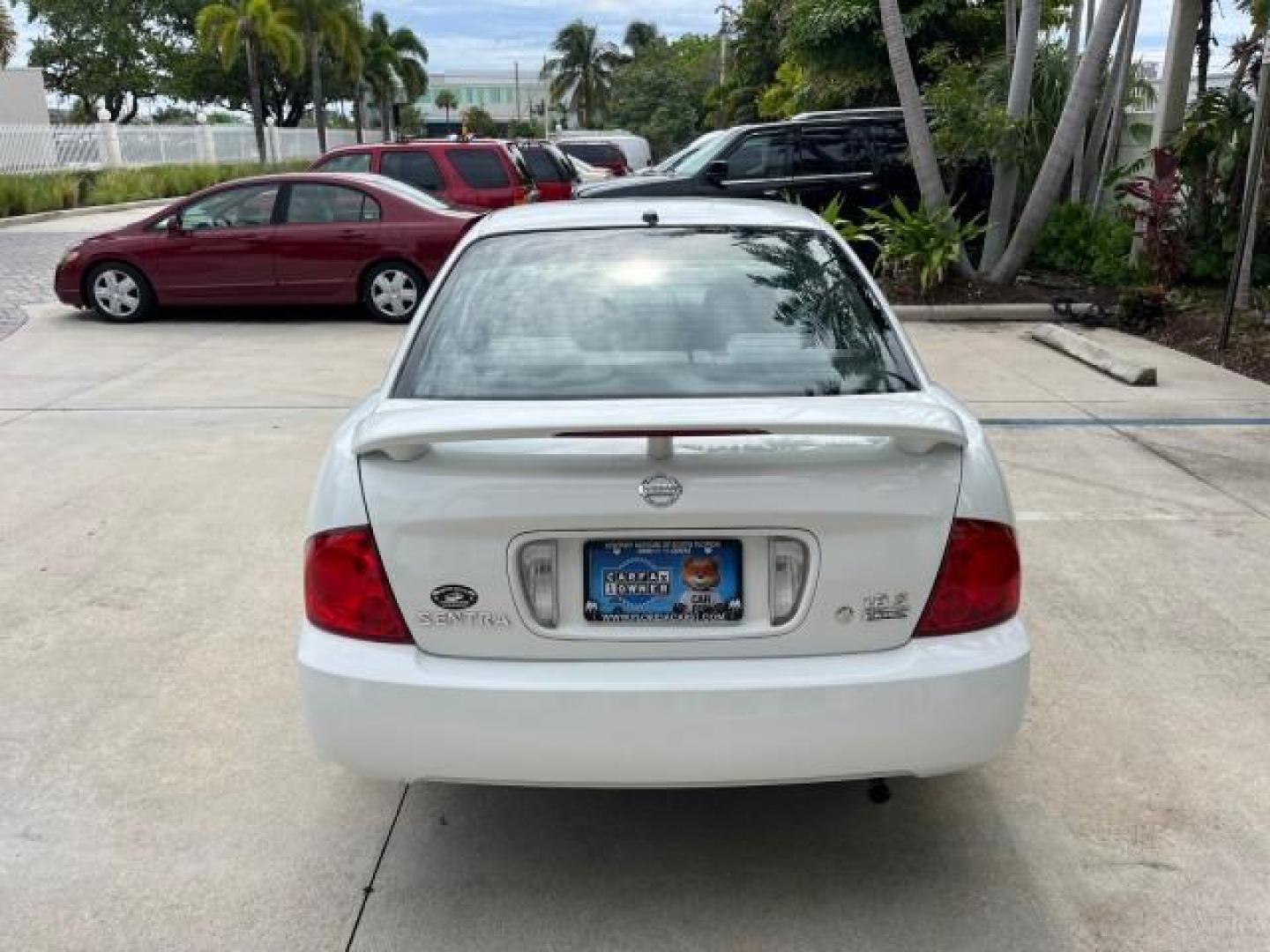 2006 Cloud White /Sage Nissan Sentra 1 FL 1.8 S LOW MILES 33,525 (3N1CB51D36L) with an 1.8L SMPI DOHC 16-Valve 4-Cyl Engine engine, Automatic transmission, located at 4701 North Dixie Hwy, Pompano Beach, FL, 33064, (954) 422-2889, 26.240938, -80.123474 - OUR WEBPAGE FLORIDACARS1.COM HAS OVER 100 PHOTOS AND FREE CARFAX LINK 2006 NISSAN SENTRA 1.8 ROAD READY 1.8L I4 VIN: 3N1CB51D36L640529 NO ACCIDENTS 34 MPG SEDAN 4 DR NO RECALLS 1.8L I4 F DOHC 16V 1 OWNER FLORIDA GASOLINE 14 SERVICE RECORDS FRONT WHEEL DRIVE LOW MILES 33,525 FWD Front Bucket Seats TH - Photo#6