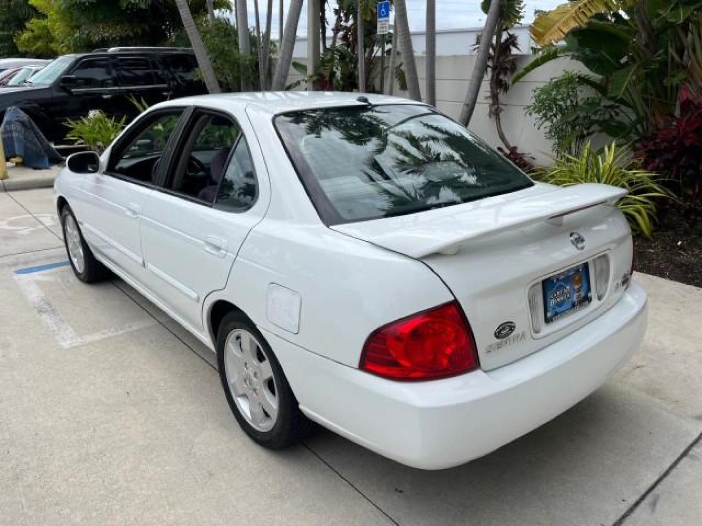 2006 Cloud White /Sage Nissan Sentra 1 FL 1.8 S LOW MILES 33,525 (3N1CB51D36L) with an 1.8L SMPI DOHC 16-Valve 4-Cyl Engine engine, Automatic transmission, located at 4701 North Dixie Hwy, Pompano Beach, FL, 33064, (954) 422-2889, 26.240938, -80.123474 - OUR WEBPAGE FLORIDACARS1.COM HAS OVER 100 PHOTOS AND FREE CARFAX LINK 2006 NISSAN SENTRA 1.8 ROAD READY 1.8L I4 VIN: 3N1CB51D36L640529 NO ACCIDENTS 34 MPG SEDAN 4 DR NO RECALLS 1.8L I4 F DOHC 16V 1 OWNER FLORIDA GASOLINE 14 SERVICE RECORDS FRONT WHEEL DRIVE LOW MILES 33,525 FWD Front Bucket Seats TH - Photo#92