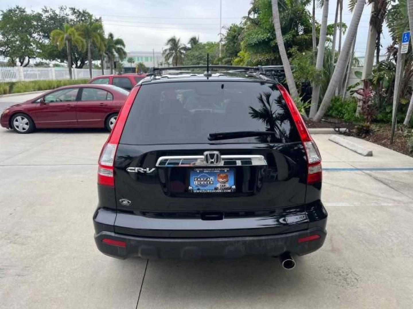 2007 Nighthawk Black Pearl /Gray Honda CR-V 1 FL EX-L LOW MILES 70,074 (JHLRE48757C) with an 2.4L DOHC MPFI 16-Valve i-VTEC I4 Engine engine, Automatic transmission, located at 4701 North Dixie Hwy, Pompano Beach, FL, 33064, (954) 422-2889, 26.240938, -80.123474 - OUR WEBPAGE FLORIDACARS1.COM HAS OVER 100 PHOTOS AND FREE CARFAX LINK 2007 HONDA CR-V EX-L ROAD READY 2.4L I4 VIN: JHLRE48757C009063 NO ACCIDENTS 4 DOOR WAGON/SPORT UTILITY 1 OWNER FLORIDA 2.4L I4 F DOHC 16V LEATHER SEATS GASOLINE 28 MPG POWER SUNROOF ALL WHEEL DRIVE ON DEMAND AWD LOW MILES 70,074 A - Photo#6