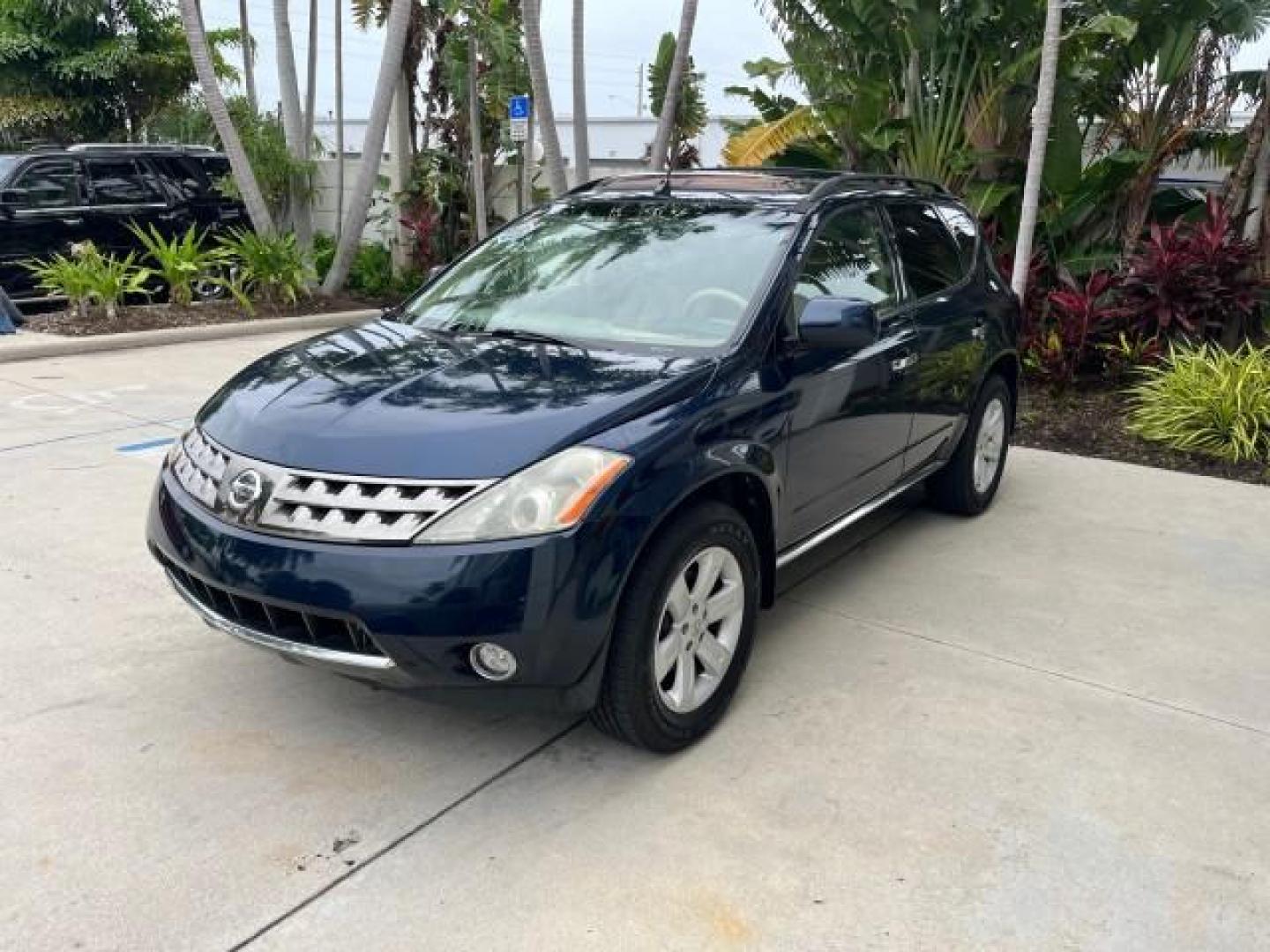 2006 Midnight Blue Pearl /Charcoal Nissan Murano 1 FL AWD SL LOW MILES 74,219 (JN8AZ08W16W) with an 3.5L DOHC MFI V6 Engine engine, Automatic transmission, located at 4701 North Dixie Hwy, Pompano Beach, FL, 33064, (954) 422-2889, 26.240938, -80.123474 - OUR WEBPAGE FLORIDACARS1.COM HAS OVER 100 PHOTOS AND FREE CARFAX LINK 2006 NISSAN MURANO S ROAD READY 3.5L V6 AWD VIN: JN8AZ08W16W531978 NO RECALLAS DUAL AC 4 DOOR WAGON/SPORT UTILITY 1 OWNER FLORIDA SUNROOF 3.5L V6 F DOHC 24V 38 SERVICE RECORDS GASOLINE ALL WHEEL DRIVE POWER LEATHER SEATS ALL WHEEL - Photo#3