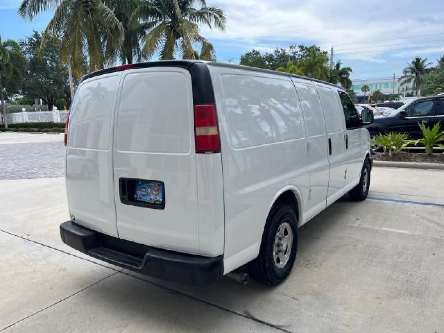 2006 Summit White /Medium Dark Pewter Chevrolet Express Cargo Van 1 FL LOW MILES 46,768 (1GCFG15X261) with an 4.3L Vortec 4300 V6 MFI Engine engine, Automatic transmission, located at 4701 North Dixie Hwy, Pompano Beach, FL, 33064, (954) 422-2889, 26.240938, -80.123474 - OUR WEBPAGE FLORIDACARS1.COM HAS OVER 100 PHOTOS AND FREE CARFAX LINK 2006 CHEVROLET EXPRESS 1500 ROAD READY WORK READY VIN: 1GCFG15X261224021 NO ACCIDENTS NO RECALLS VAN 1 OWNER FLORIDA 4.3L V6 F LOW MILES 46,768 4.3L V6 GASOLINE 10 SERVICE RECORDS REAR WHEEL DRIVE 9 FT CARGO SPACE Anti-Theft Syste - Photo#7