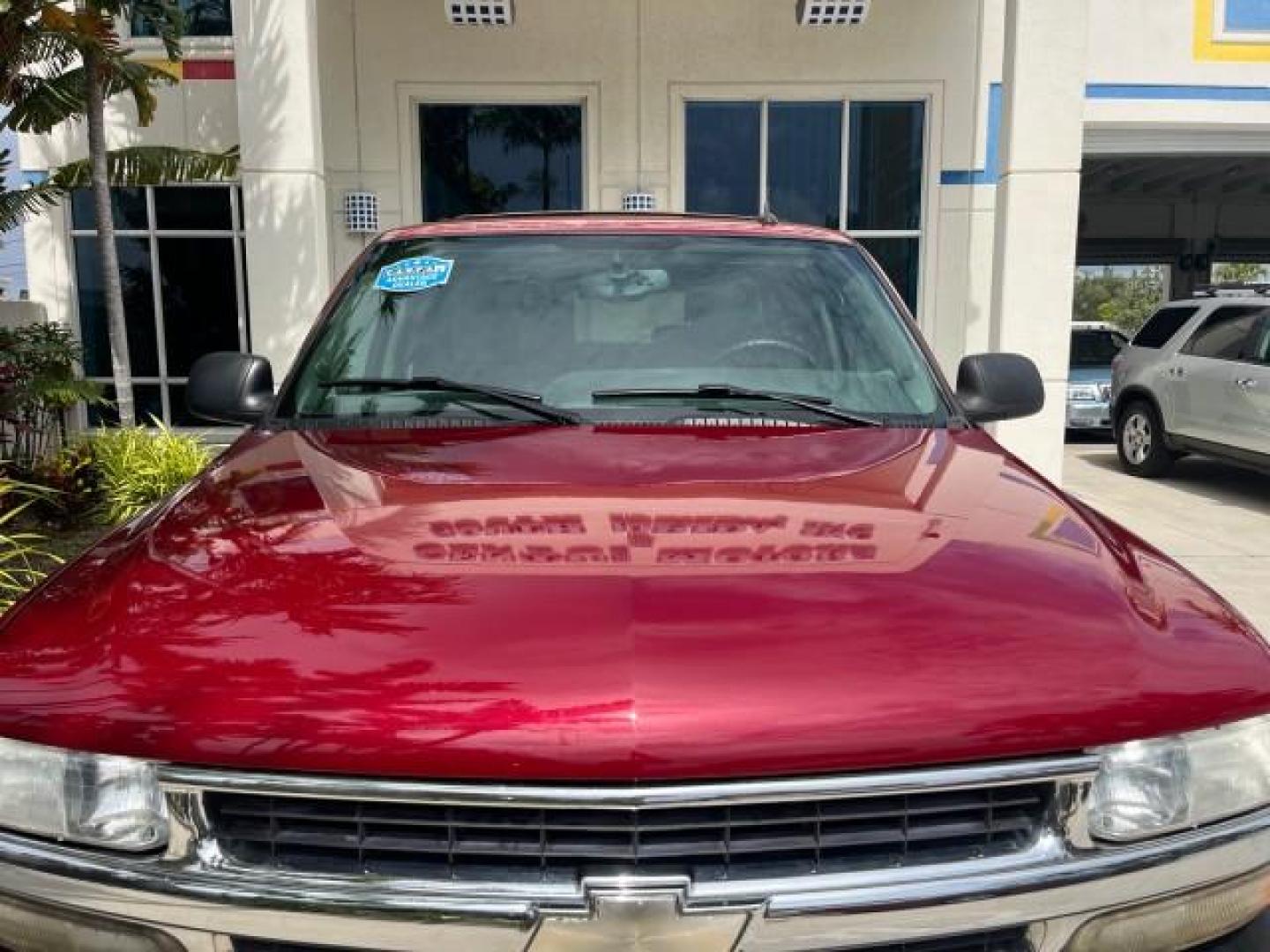 2005 Sport Red Metallic /Gray/Dark Charcoal Chevrolet Suburban LS 4X4 LOW MILES (3GNFK16Z55G) with an 5.3L Vortec 5300 V8 SFI Flex-Fuel Engine engine, Automatic transmission, located at 4701 North Dixie Hwy, Pompano Beach, FL, 33064, (954) 422-2889, 26.240938, -80.123474 - OUR WEBPAGE FLORIDACARS1.COM HAS OVER 100 PHOTOS AND FREE CARFAX LINK 2005 CHEVROLET SUBURBAN 1500 LS NEW $ 42,160 ROAD READY VIN: 3GNFK16Z55G214878 NO ACCIDENTS 5.3L V8 4 DOOR WAGON/SPORT UTILITY NO RECALLS 4X4 5.3L V8 F 3 ROW SEATS FLEX FUEL DUAL AC POWER SEATS/MIRRORS REAR WHEEL DRIVE W/ 4X4 LOW - Photo#78