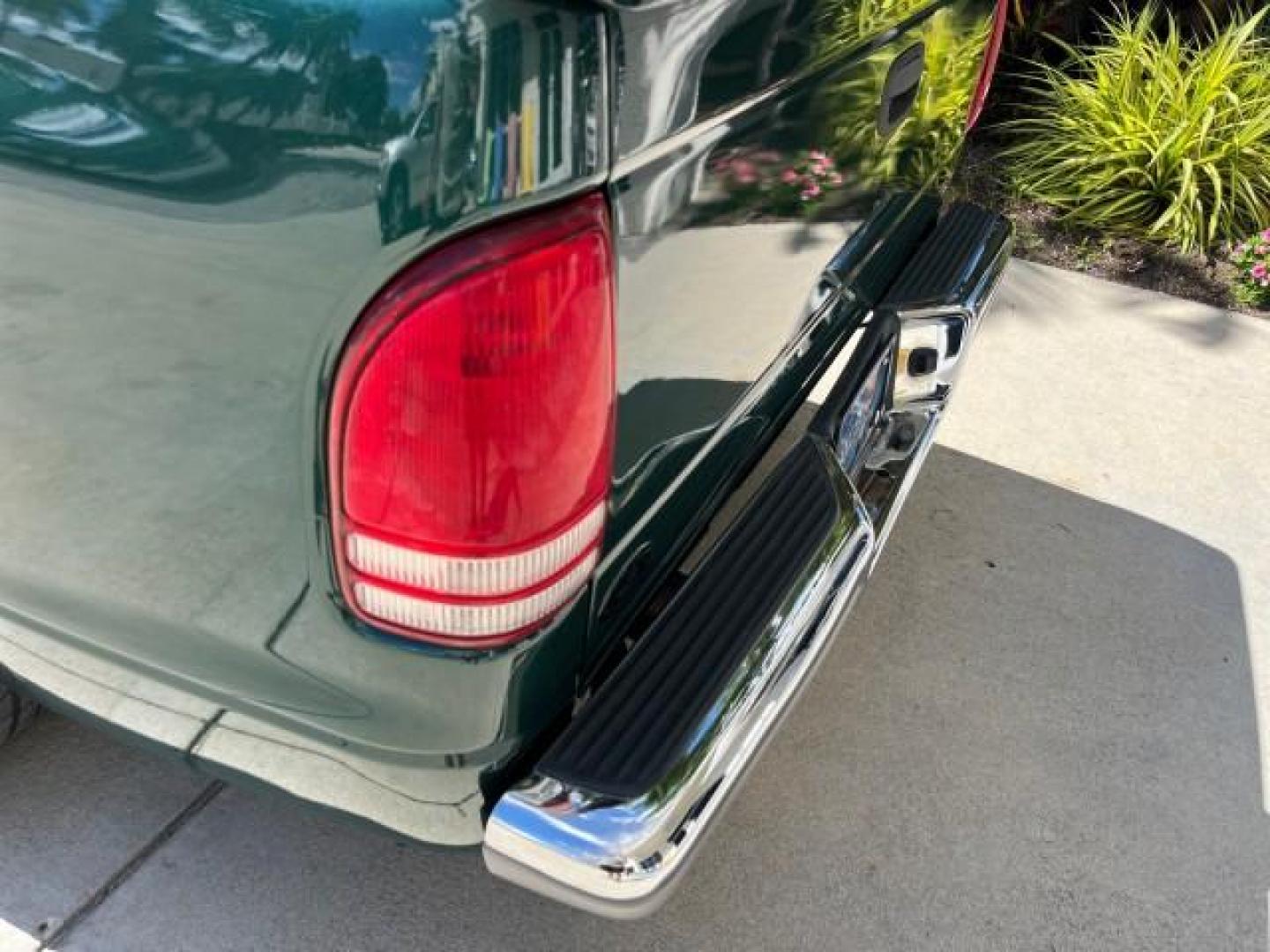 2001 Forest Green Pearl /Dark Slate Gray Dodge Dakota 1 FL SLT LOW MILES 85,601 (1B7GL22X51S) with an 3.9L SMPI V6 Magnum Engine engine, Automatic transmission, located at 4701 North Dixie Hwy, Pompano Beach, FL, 33064, (954) 422-2889, 26.240938, -80.123474 - OUR WEBPAGE FLORIDACARS1.COM HAS OVER 100 PHOTOS AND FREE CARFAX LINK 2001 DODGE DAKOTA AC FIBERGLASS TONNEAU COVER EASILY REMOVES IF NEEDED ROAD READY 3.9L V6 VIN: 1B7GL22X51S342576 NO ACCIDENTS CLUB CAB PICKUP 1 OWNER FLORIDA 3.9L V6 F OHV LOW MILES 85,601 GASOLINE 6,5 FT BED LENGTH REAR WHEEL DRI - Photo#88