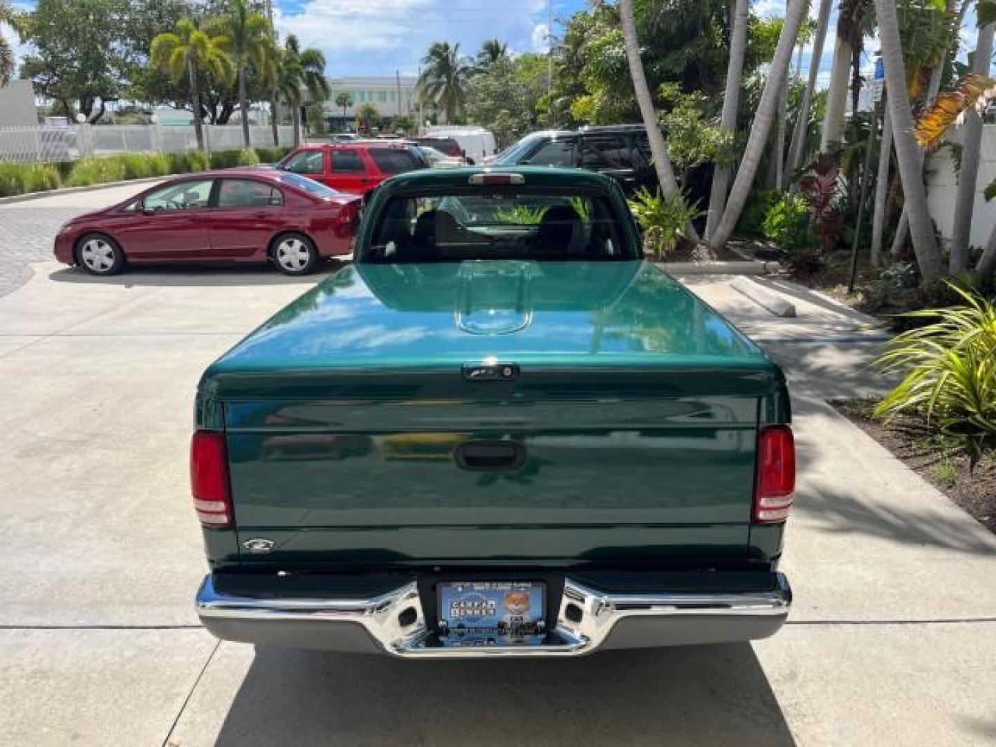 2001 Forest Green Pearl /Dark Slate Gray Dodge Dakota 1 FL SLT LOW MILES 85,601 (1B7GL22X51S) with an 3.9L SMPI V6 Magnum Engine engine, Automatic transmission, located at 4701 North Dixie Hwy, Pompano Beach, FL, 33064, (954) 422-2889, 26.240938, -80.123474 - OUR WEBPAGE FLORIDACARS1.COM HAS OVER 100 PHOTOS AND FREE CARFAX LINK 2001 DODGE DAKOTA AC FIBERGLASS TONNEAU COVER EASILY REMOVES IF NEEDED ROAD READY 3.9L V6 VIN: 1B7GL22X51S342576 NO ACCIDENTS CLUB CAB PICKUP 1 OWNER FLORIDA 3.9L V6 F OHV LOW MILES 85,601 GASOLINE 6,5 FT BED LENGTH REAR WHEEL DRI - Photo#89