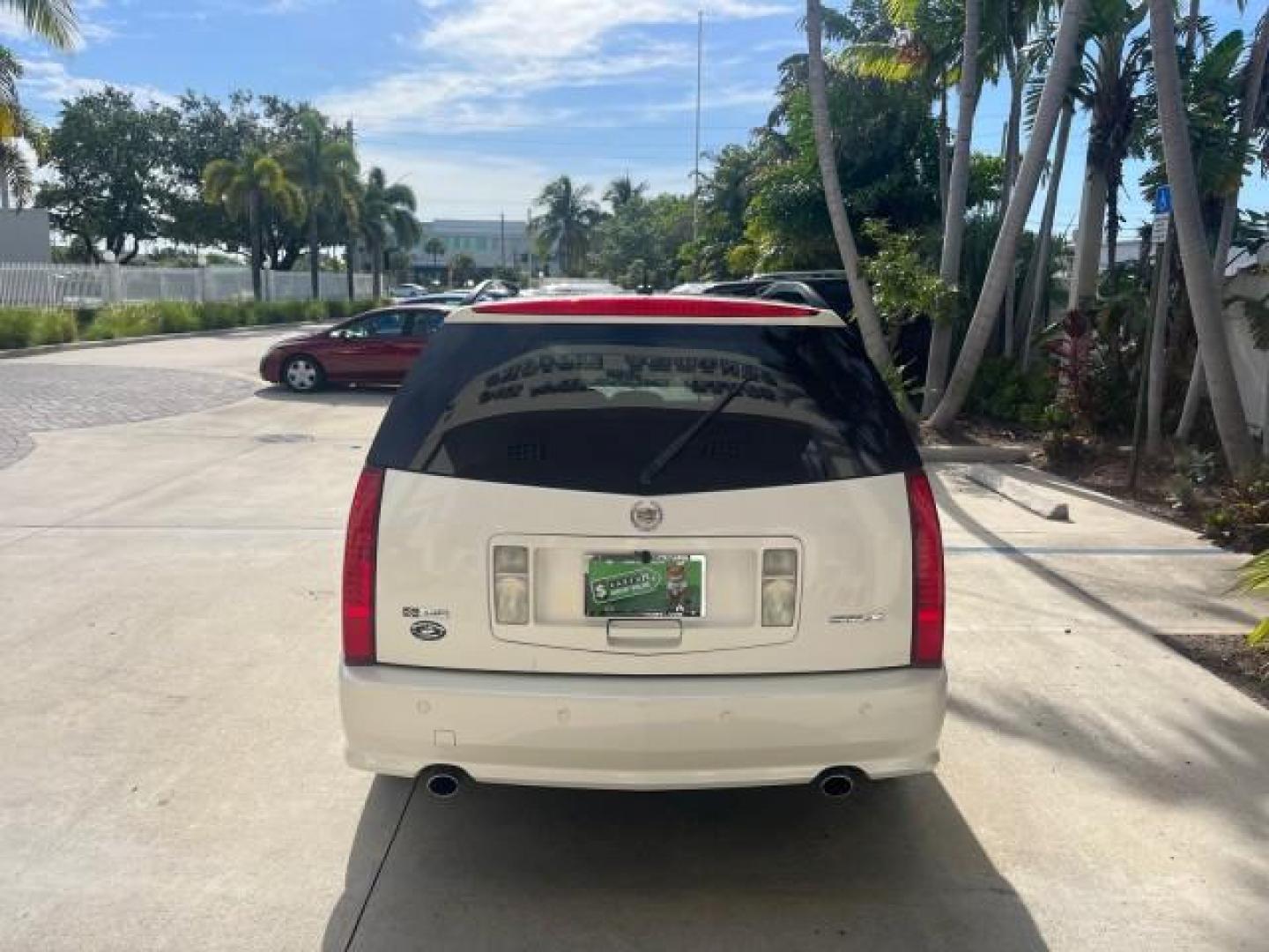 2006 White Diamond /Cashmere Cadillac SRX V 8 LOW MILES 63,331 (1GYEE63A560) with an 4.6L Northstar V8 VVT SFI Engine engine, Automatic transmission, located at 4701 North Dixie Hwy, Pompano Beach, FL, 33064, (954) 422-2889, 26.240938, -80.123474 - OUR WEBPAGE FLORIDACARS1.COM HAS OVER 100 PHOTOS AND FREE CARFAX LINK 2006 CADILLAC SRX NEW $ 48,695 ROAD READY VIN: 1GYEE63A560166824 NO RECALLS FLORIDA OWNER 4 DOOR WAGON/SPORT UTILITY LOW MILES 63,331 4.6L V8 4.6L V8 F POWER LIFTGATE POWER LEATHER SEATS/MIRRORS GASOLINE PARKING SENSORS PANORAMIC - Photo#6