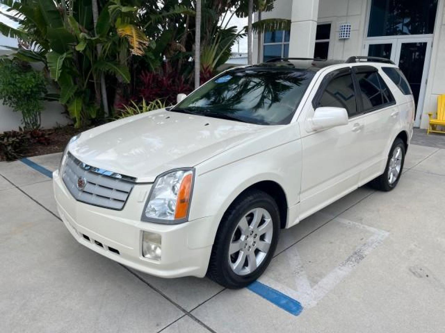 2006 White Diamond /Cashmere Cadillac SRX V 8 LOW MILES 63,331 (1GYEE63A560) with an 4.6L Northstar V8 VVT SFI Engine engine, Automatic transmission, located at 4701 North Dixie Hwy, Pompano Beach, FL, 33064, (954) 422-2889, 26.240938, -80.123474 - OUR WEBPAGE FLORIDACARS1.COM HAS OVER 100 PHOTOS AND FREE CARFAX LINK 2006 CADILLAC SRX NEW $ 48,695 ROAD READY VIN: 1GYEE63A560166824 NO RECALLS FLORIDA OWNER 4 DOOR WAGON/SPORT UTILITY LOW MILES 63,331 4.6L V8 4.6L V8 F POWER LIFTGATE POWER LEATHER SEATS/MIRRORS GASOLINE PARKING SENSORS PANORAMIC - Photo#74