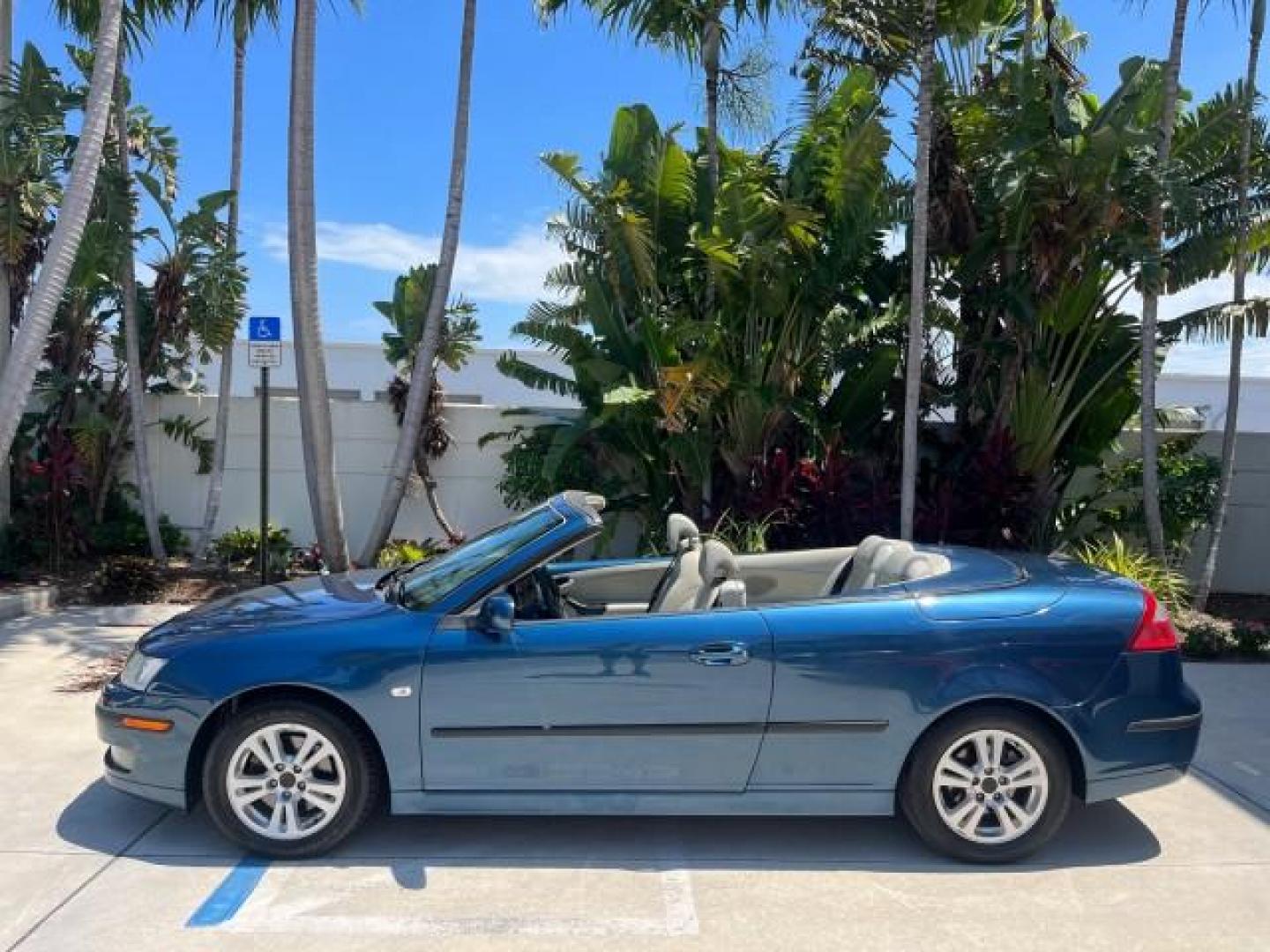 2006 Nocturne Blue Metallic /Slate Gray Saab 9-3 CONV LOW MILES 75,575 (YS3FD79Y966) with an 2.0L DOHC MPFI Turbocharged 4-Cyl Engine engine, Automatic transmission, located at 4701 North Dixie Hwy, Pompano Beach, FL, 33064, (954) 422-2889, 26.240938, -80.123474 - OUR WEBPAGE FLORIDACARS1.COM HAS OVER 100 PHOTOS AND FREE CARFAX LINK 2006 SAAB 9-3 2.0T ROAD READY 2.O L TURBO VIN: YS3FD79Y966001453 NO ACCIDENTS NO RECALLS CONVERTIBLE LOW MILES 75,575 2.0L I4 F SOHC POWER CONVERTIBLE TOP GASOLINE 29 MPG POWER LEATHER SEATS FRONT WHEEL DRIVE DUAL ZONE AC 4 SERVIC - Photo#78