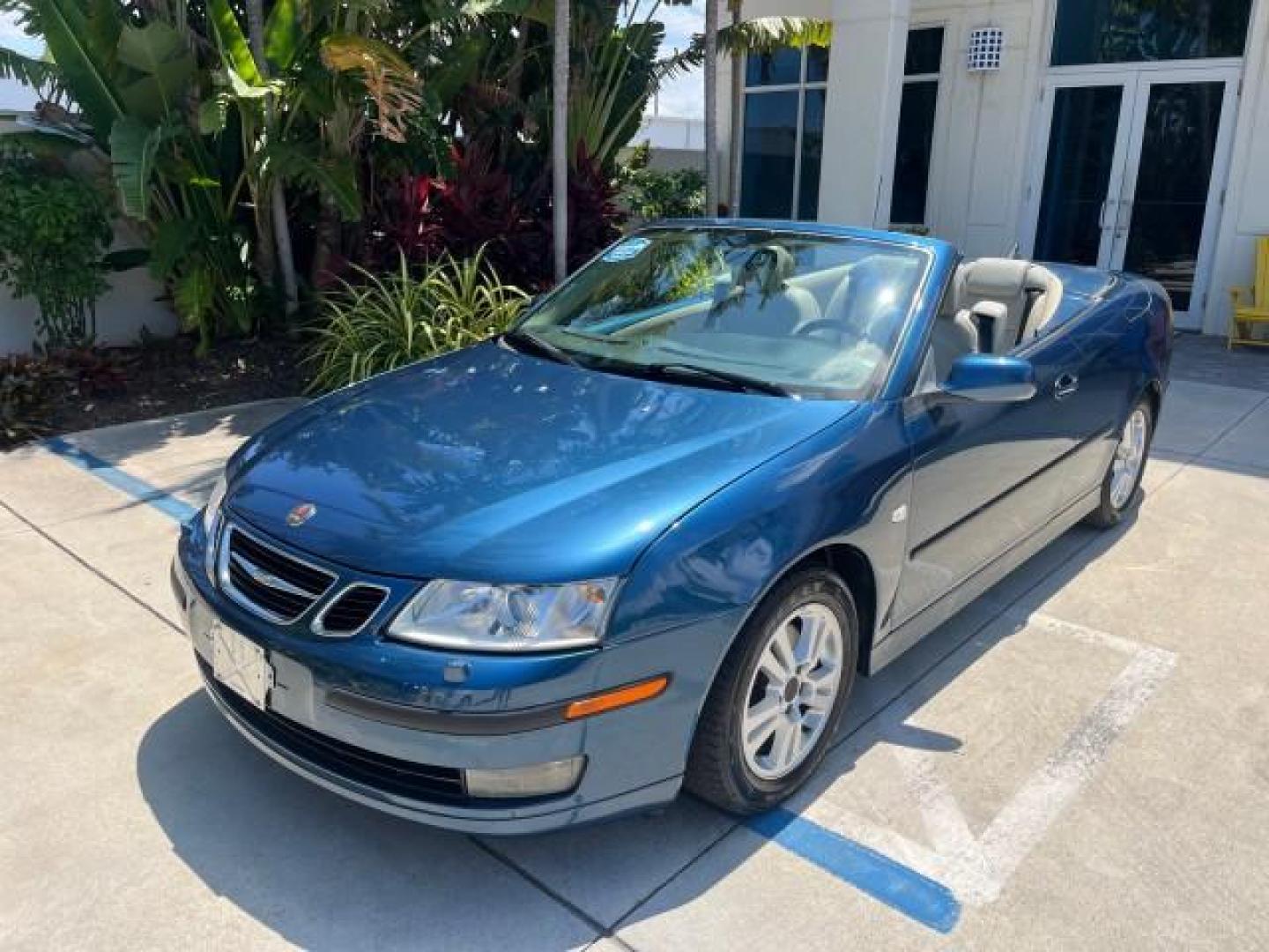 2006 Nocturne Blue Metallic /Slate Gray Saab 9-3 CONV LOW MILES 75,575 (YS3FD79Y966) with an 2.0L DOHC MPFI Turbocharged 4-Cyl Engine engine, Automatic transmission, located at 4701 North Dixie Hwy, Pompano Beach, FL, 33064, (954) 422-2889, 26.240938, -80.123474 - OUR WEBPAGE FLORIDACARS1.COM HAS OVER 100 PHOTOS AND FREE CARFAX LINK 2006 SAAB 9-3 2.0T ROAD READY 2.O L TURBO VIN: YS3FD79Y966001453 NO ACCIDENTS NO RECALLS CONVERTIBLE LOW MILES 75,575 2.0L I4 F SOHC POWER CONVERTIBLE TOP GASOLINE 29 MPG POWER LEATHER SEATS FRONT WHEEL DRIVE DUAL ZONE AC 4 SERVIC - Photo#89