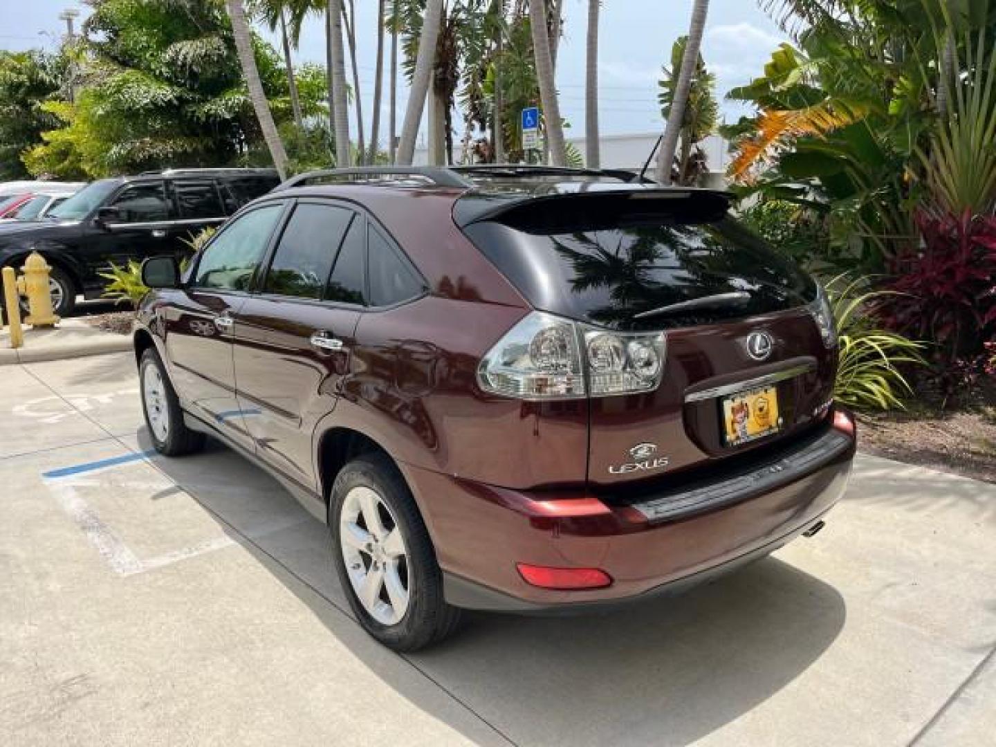 2008 Brandy Wine Mica /Lt Gray/Black Lexus RX 350 AWD LOW MILES 81,974 (JTJHK31U382) with an 3.5L DOHC SFI 24-Valve V6 Engine engine, Automatic transmission, located at 4701 North Dixie Hwy, Pompano Beach, FL, 33064, (954) 422-2889, 26.240938, -80.123474 - OUR WEBPAGE FLORIDACARS1.COM HAS OVER 100 PHOTOS AND FREE CARFAX LINK 2008 LEXUS RX 350 NEW $53,585 ROAD READY 3.5L V6 VIN: JTJHK31U382042868 NO ACCIDENTS NO RECALLS 4 DOOR WAGON/SPORT UTILITY 32 SERVICE RECORDS 3.5L V6 F DOHC 24V ALL WHEEL DRIVE ON DEMAND GASOLINE LOW MILES 81,974 POWER LEATHER SEA - Photo#6