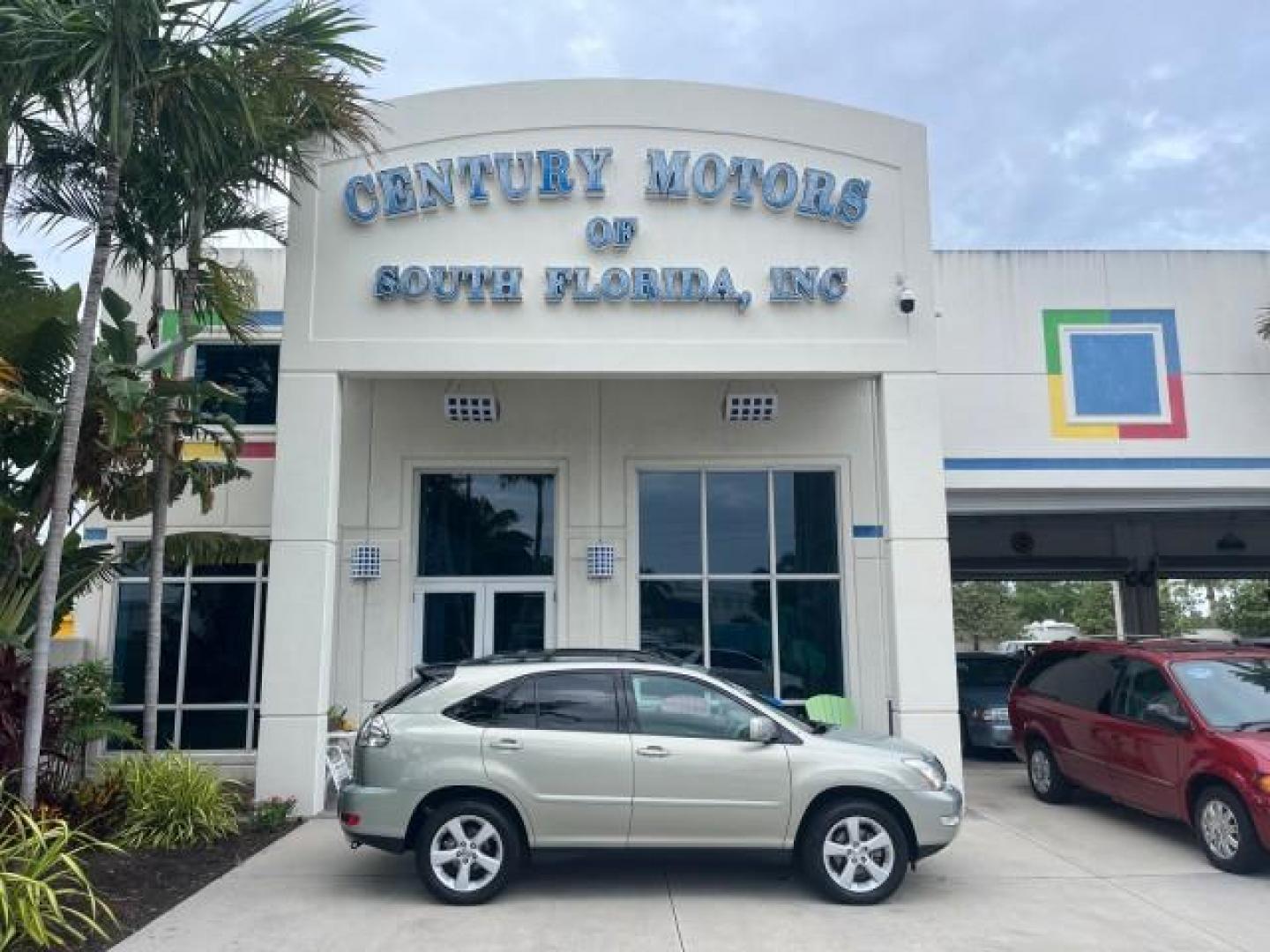 2007 Millennium Silver Metallic /Light Gray Lexus RX 350 1 FL LOW MILES 61,148 (2T2GK31U17C) with an 3.5L DOHC SMPI 24-Valve V6 Engine engine, Automatic transmission, located at 4701 North Dixie Hwy, Pompano Beach, FL, 33064, (954) 422-2889, 26.240938, -80.123474 - OUR WEBPAGE FLORIDACARS1.COM HAS OVER 100 PHOTOS AND FREE CARFAX LINK 2007 LEXUS RX 350 ROAD READY 3.5L V6 VIN: 2T2GK31U17C006249 NO RECALLS 4 DOOR WAGON/SPORT UTILITY POWER LEATHER SEATS 3.5L V6 F DOHC 24V POWER SUNROOF GASOLINE 1 OWNER FLORIDA FRONT WHEEL DRIVE POWER LIFTGATE/MIRRORS LOW MILES 61, - Photo#0