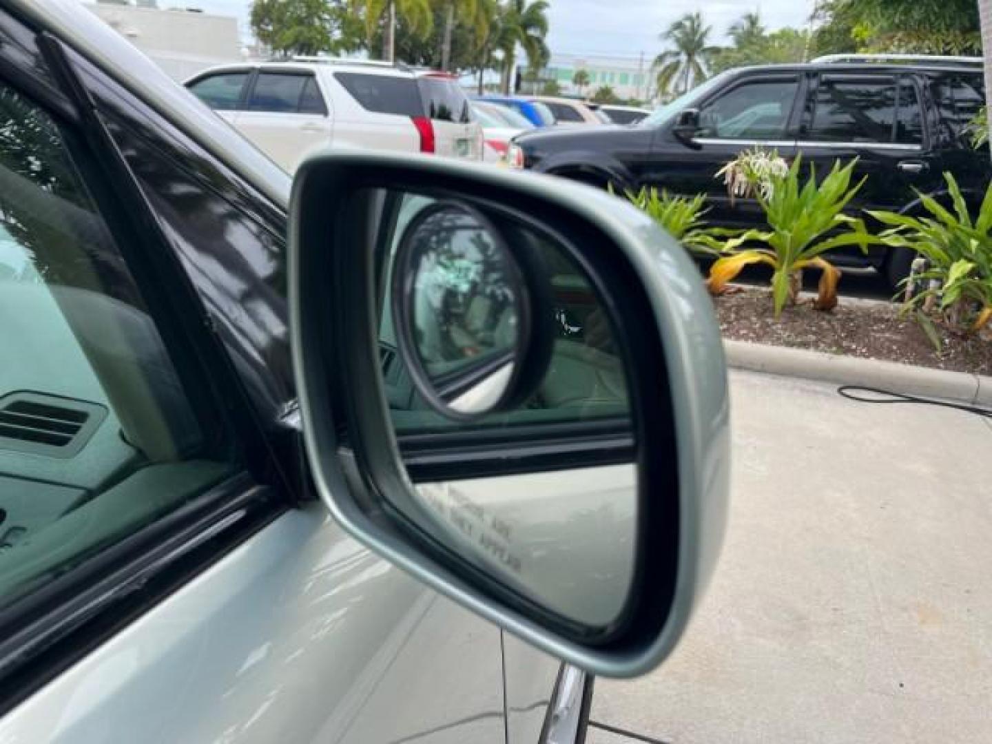 2007 Millennium Silver Metallic /Light Gray Lexus RX 350 1 FL LOW MILES 61,148 (2T2GK31U17C) with an 3.5L DOHC SMPI 24-Valve V6 Engine engine, Automatic transmission, located at 4701 North Dixie Hwy, Pompano Beach, FL, 33064, (954) 422-2889, 26.240938, -80.123474 - OUR WEBPAGE FLORIDACARS1.COM HAS OVER 100 PHOTOS AND FREE CARFAX LINK 2007 LEXUS RX 350 ROAD READY 3.5L V6 VIN: 2T2GK31U17C006249 NO RECALLS 4 DOOR WAGON/SPORT UTILITY POWER LEATHER SEATS 3.5L V6 F DOHC 24V POWER SUNROOF GASOLINE 1 OWNER FLORIDA FRONT WHEEL DRIVE POWER LIFTGATE/MIRRORS LOW MILES 61, - Photo#91