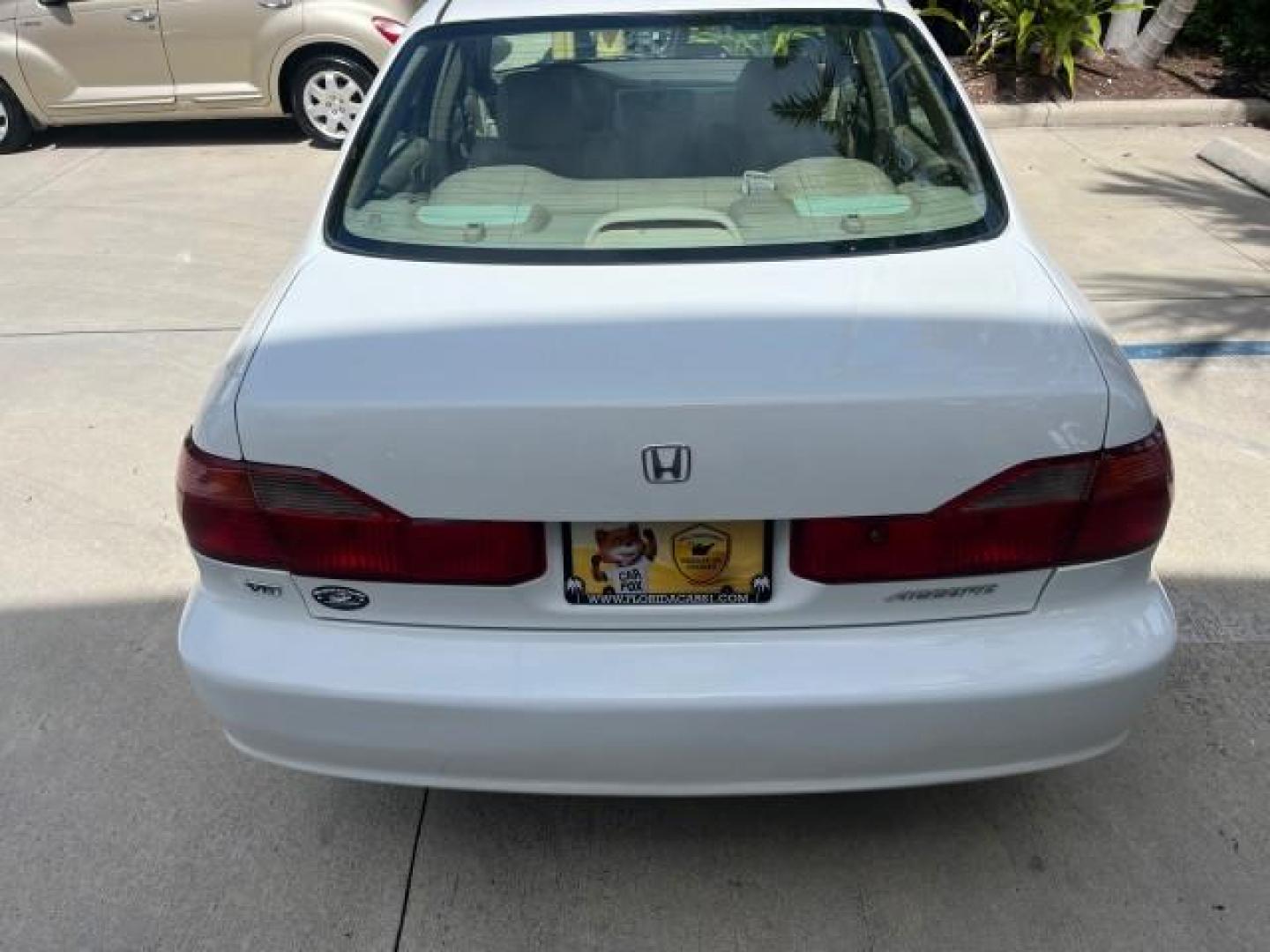 2000 Taffeta White /Quartz Honda Accord Sdn EX w/Leather LOW MILES 56,836 (1HGCG1650YA) with an 3.0L VTEC LEV-Certified V6 Engine engine, Automatic transmission, located at 4701 North Dixie Hwy, Pompano Beach, FL, 33064, (954) 422-2889, 26.240938, -80.123474 - OUR WEBPAGE FLORIDACARS1.COM HAS OVER 100 PHOTOS AND FREE CARFAX LINK 2000 HONDA ACCORD EX V6 ROAD READY 3.0L V6 VIN: 1HGCG1650YA037493 FLORIDA OWNER 28 MPG SEDAN 4 DR POWER LEATHER SEATS 3.0L V6 F SOHC 24V POWER SUNROOF/MIRRORS GASOLINE LOW MILES 56,836 FRONT WHEEL DRIVE 22 SERVICE RECORDS Alloy Wh - Photo#97