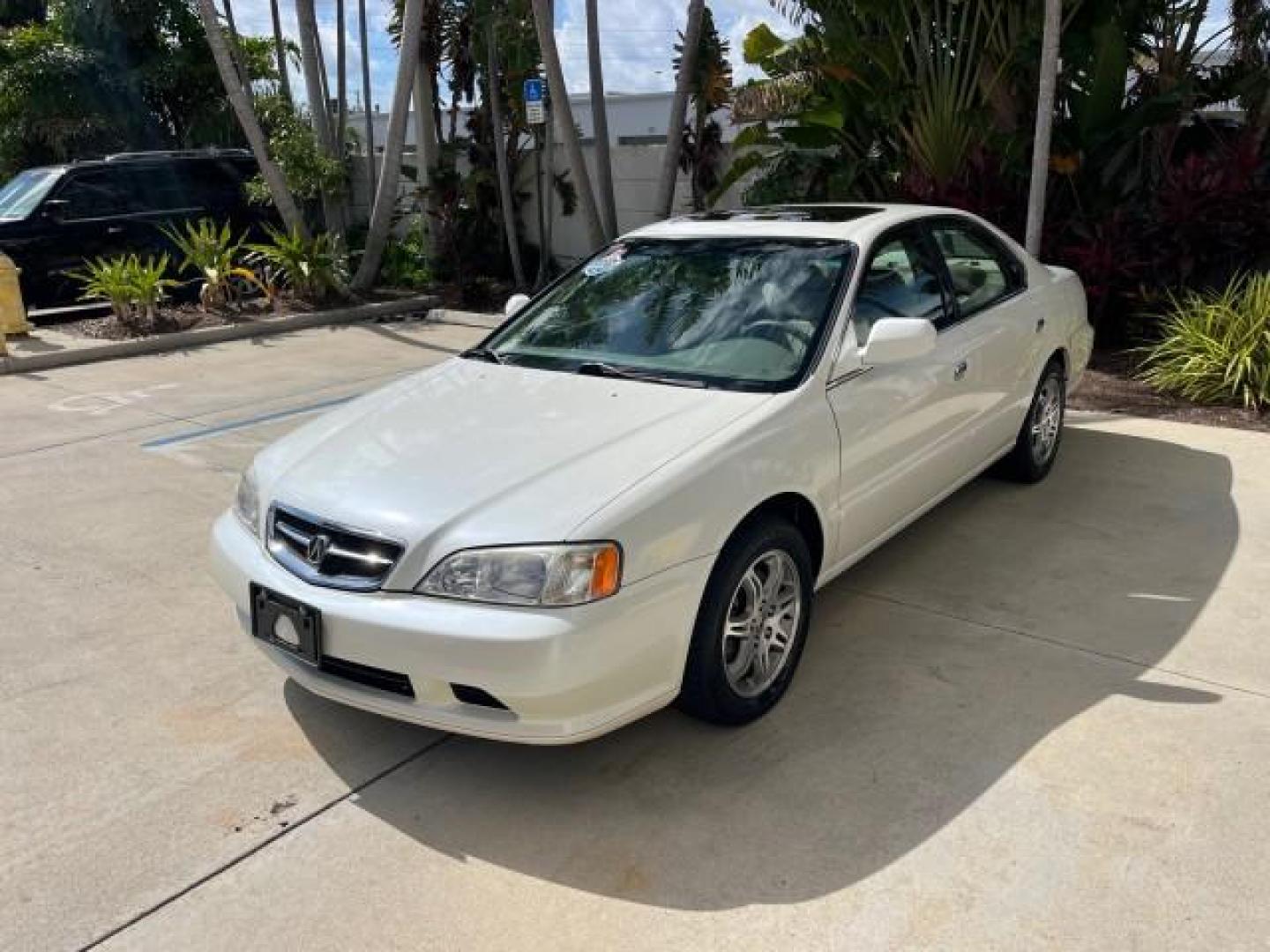 2000 White Diamond Pearl /Ebony Acura TL 1 FL SEDAN LOW MILES 27,481 (19UUA5667YA) with an 3.2L SOHC PGM-FI 24-Valve V6 Engine engine, Automatic transmission, located at 4701 North Dixie Hwy, Pompano Beach, FL, 33064, (954) 422-2889, 26.240938, -80.123474 - OUR WEBPAGE FLORIDACARS1.COM HAS OVER 100 PHOTOS AND FREE CARFAX LINK 10 SERVICE RECORDS 2000 ACURA TL 3.2 ROAD READY 3.2L V6 VIN: 19UUA5667YA031650 NO ACCIDENTS NO RECALLS SEDAN 4 DR 1 OWNER FLORIDA 3.2L V6 F SOHC 24V LOW MILES 27,481 29 MPG GASOLINE POWER LEATHER SEATS FRONT WHEEL DRIVE POWER SUNR - Photo#3