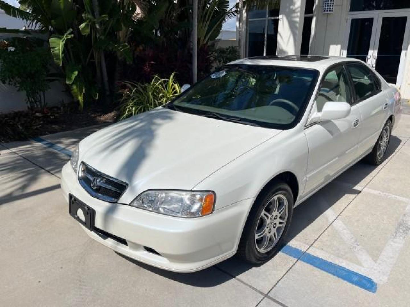 2000 White Diamond Pearl /Ebony Acura TL 1 FL SEDAN LOW MILES 27,481 (19UUA5667YA) with an 3.2L SOHC PGM-FI 24-Valve V6 Engine engine, Automatic transmission, located at 4701 North Dixie Hwy, Pompano Beach, FL, 33064, (954) 422-2889, 26.240938, -80.123474 - OUR WEBPAGE FLORIDACARS1.COM HAS OVER 100 PHOTOS AND FREE CARFAX LINK 10 SERVICE RECORDS 2000 ACURA TL 3.2 ROAD READY 3.2L V6 VIN: 19UUA5667YA031650 NO ACCIDENTS NO RECALLS SEDAN 4 DR 1 OWNER FLORIDA 3.2L V6 F SOHC 24V LOW MILES 27,481 29 MPG GASOLINE POWER LEATHER SEATS FRONT WHEEL DRIVE POWER SUNR - Photo#82