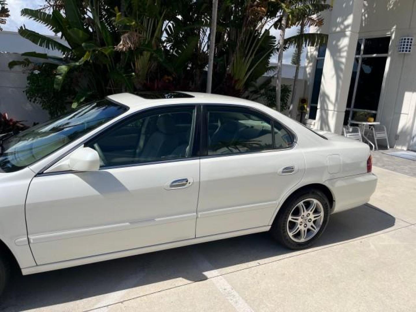 2000 White Diamond Pearl /Ebony Acura TL 1 FL SEDAN LOW MILES 27,481 (19UUA5667YA) with an 3.2L SOHC PGM-FI 24-Valve V6 Engine engine, Automatic transmission, located at 4701 North Dixie Hwy, Pompano Beach, FL, 33064, (954) 422-2889, 26.240938, -80.123474 - OUR WEBPAGE FLORIDACARS1.COM HAS OVER 100 PHOTOS AND FREE CARFAX LINK 10 SERVICE RECORDS 2000 ACURA TL 3.2 ROAD READY 3.2L V6 VIN: 19UUA5667YA031650 NO ACCIDENTS NO RECALLS SEDAN 4 DR 1 OWNER FLORIDA 3.2L V6 F SOHC 24V LOW MILES 27,481 29 MPG GASOLINE POWER LEATHER SEATS FRONT WHEEL DRIVE POWER SUNR - Photo#91