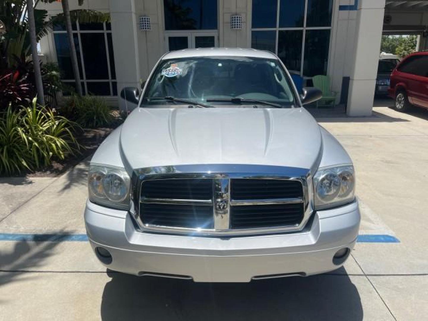 2006 Bright Silver Metallic /Med Slate Gray Dodge Dakota SLT 4 DR CREW LOW MILES 66,598 (1D7HE48NX6S) with an 4.7L V8 Magnum Engine engine, Automatic transmission, located at 4701 North Dixie Hwy, Pompano Beach, FL, 33064, (954) 422-2889, 26.240938, -80.123474 - OUR WEBPAGE FLORIDACARS1.COM HAS OVER 100 PHOTOS AND FREE CARFAX LINK 2006 DODGE DAKOTA SLT ROAD READY 4.7L V8 VIN: 1D7HE48NX6S517370 NO ACCIDENTS CREW PICKUP NO RECALLS 4.7L V8 F OHV 1 OWNER 5,4 FT BED GASOLINE LOW MILES 66,598 REAR WHEEL DRIVE 24 SERVICE RECORDS 5.4' Bed Length Anti-Theft System C - Photo#77