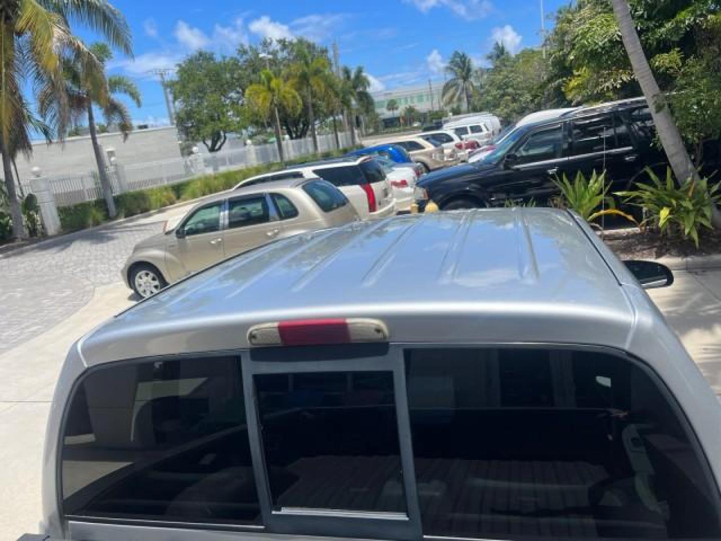 2006 Bright Silver Metallic /Med Slate Gray Dodge Dakota SLT 4 DR CREW LOW MILES 66,598 (1D7HE48NX6S) with an 4.7L V8 Magnum Engine engine, Automatic transmission, located at 4701 North Dixie Hwy, Pompano Beach, FL, 33064, (954) 422-2889, 26.240938, -80.123474 - OUR WEBPAGE FLORIDACARS1.COM HAS OVER 100 PHOTOS AND FREE CARFAX LINK 2006 DODGE DAKOTA SLT ROAD READY 4.7L V8 VIN: 1D7HE48NX6S517370 NO ACCIDENTS CREW PICKUP NO RECALLS 4.7L V8 F OHV 1 OWNER 5,4 FT BED GASOLINE LOW MILES 66,598 REAR WHEEL DRIVE 24 SERVICE RECORDS 5.4' Bed Length Anti-Theft System C - Photo#98