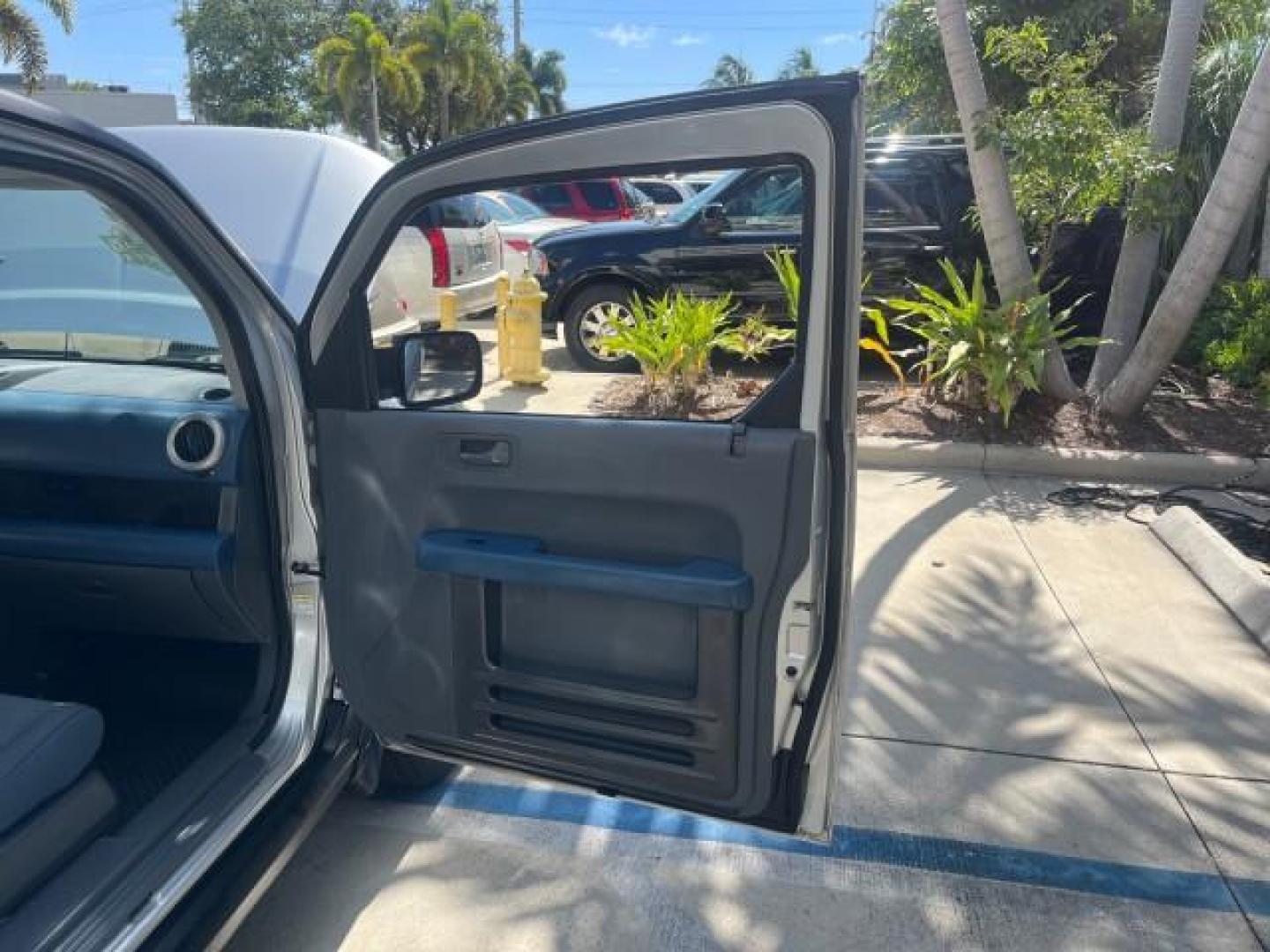 2006 Alabaster Silver Metallic /Gray/Blue Honda Element EX-P LOW MILES 36,980 (5J6YH18736L) with an 2.4L DOHC MPFI 16-Valve i-VTEC I4 Engine engine, Automatic transmission, located at 4701 North Dixie Hwy, Pompano Beach, FL, 33064, (954) 422-2889, 26.240938, -80.123474 - OUR WEBPAGE FLORIDACARS1.COM HAS OVER 100 PHOTOS AND FREE CARFAX LINK 2006 HONDA ELEMENT EX-P ROAD READY 2.4L I4 VIN: 5J6YH18736L011000 NO RECALLS 27 MPG 4 DOOR WAGON/SPORT UTILITY 1 OWNER 2.4L I4 F DOHC 16V LOW MILES 36,980 GASOLINE 17 SERVICE RECORDS FRONT WHEEL DRIVE Anti-Theft System Cruise Cont - Photo#11