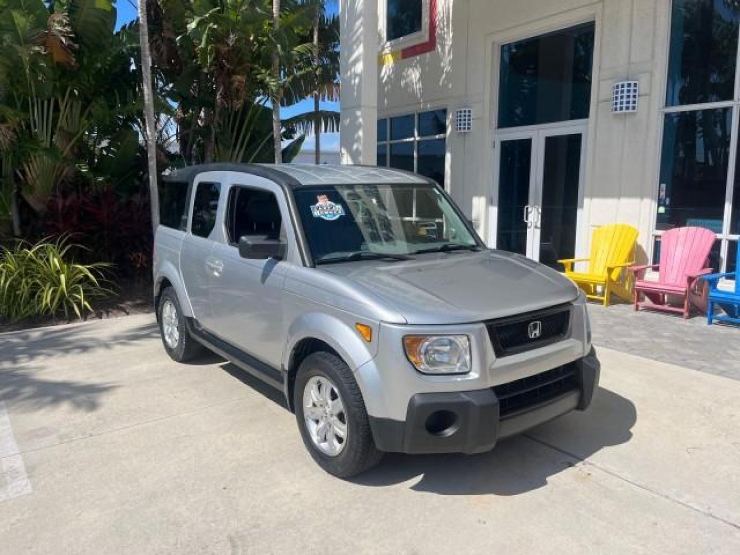 2006 Alabaster Silver Metallic /Gray/Blue Honda Element EX-P LOW MILES 36,980 (5J6YH18736L) with an 2.4L DOHC MPFI 16-Valve i-VTEC I4 Engine engine, Automatic transmission, located at 4701 North Dixie Hwy, Pompano Beach, FL, 33064, (954) 422-2889, 26.240938, -80.123474 - OUR WEBPAGE FLORIDACARS1.COM HAS OVER 100 PHOTOS AND FREE CARFAX LINK 2006 HONDA ELEMENT EX-P ROAD READY 2.4L I4 VIN: 5J6YH18736L011000 NO RECALLS 27 MPG 4 DOOR WAGON/SPORT UTILITY 1 OWNER 2.4L I4 F DOHC 16V LOW MILES 36,980 GASOLINE 17 SERVICE RECORDS FRONT WHEEL DRIVE Anti-Theft System Cruise Cont - Photo#1