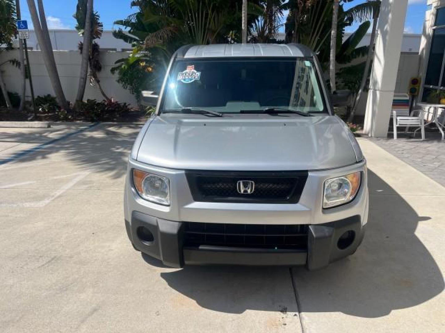 2006 Alabaster Silver Metallic /Gray/Blue Honda Element EX-P LOW MILES 36,980 (5J6YH18736L) with an 2.4L DOHC MPFI 16-Valve i-VTEC I4 Engine engine, Automatic transmission, located at 4701 North Dixie Hwy, Pompano Beach, FL, 33064, (954) 422-2889, 26.240938, -80.123474 - OUR WEBPAGE FLORIDACARS1.COM HAS OVER 100 PHOTOS AND FREE CARFAX LINK 2006 HONDA ELEMENT EX-P ROAD READY 2.4L I4 VIN: 5J6YH18736L011000 NO RECALLS 27 MPG 4 DOOR WAGON/SPORT UTILITY 1 OWNER 2.4L I4 F DOHC 16V LOW MILES 36,980 GASOLINE 17 SERVICE RECORDS FRONT WHEEL DRIVE Anti-Theft System Cruise Cont - Photo#2