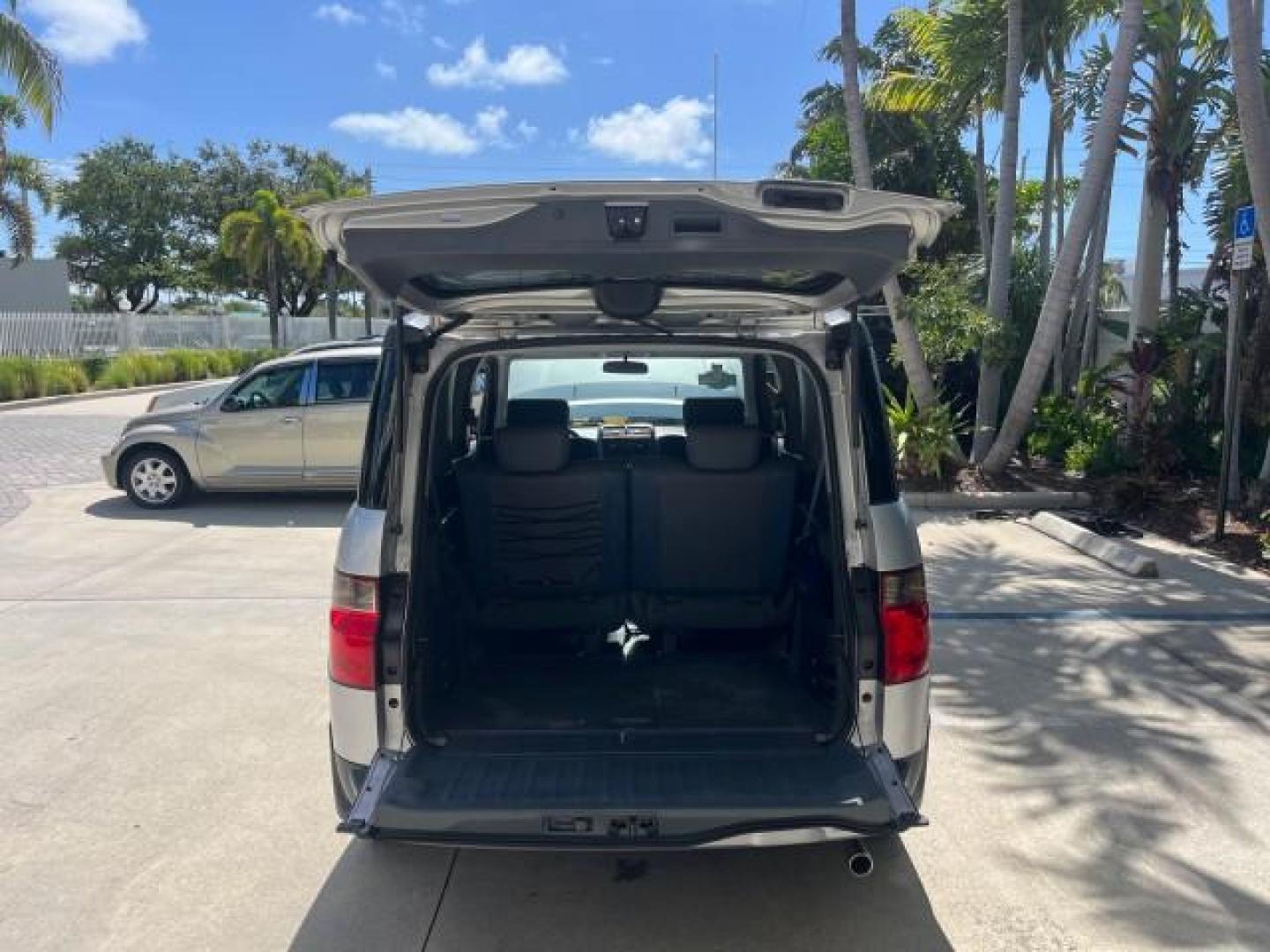 2006 Alabaster Silver Metallic /Gray/Blue Honda Element EX-P LOW MILES 36,980 (5J6YH18736L) with an 2.4L DOHC MPFI 16-Valve i-VTEC I4 Engine engine, Automatic transmission, located at 4701 North Dixie Hwy, Pompano Beach, FL, 33064, (954) 422-2889, 26.240938, -80.123474 - OUR WEBPAGE FLORIDACARS1.COM HAS OVER 100 PHOTOS AND FREE CARFAX LINK 2006 HONDA ELEMENT EX-P ROAD READY 2.4L I4 VIN: 5J6YH18736L011000 NO RECALLS 27 MPG 4 DOOR WAGON/SPORT UTILITY 1 OWNER 2.4L I4 F DOHC 16V LOW MILES 36,980 GASOLINE 17 SERVICE RECORDS FRONT WHEEL DRIVE Anti-Theft System Cruise Cont - Photo#63