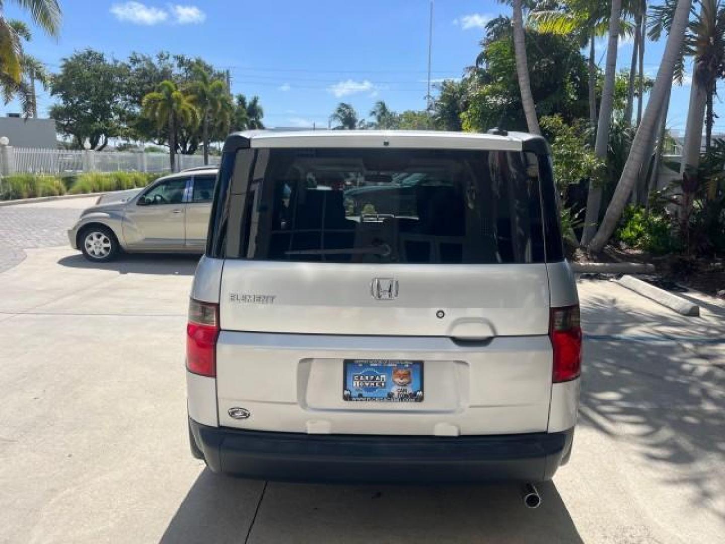 2006 Alabaster Silver Metallic /Gray/Blue Honda Element EX-P LOW MILES 36,980 (5J6YH18736L) with an 2.4L DOHC MPFI 16-Valve i-VTEC I4 Engine engine, Automatic transmission, located at 4701 North Dixie Hwy, Pompano Beach, FL, 33064, (954) 422-2889, 26.240938, -80.123474 - OUR WEBPAGE FLORIDACARS1.COM HAS OVER 100 PHOTOS AND FREE CARFAX LINK 2006 HONDA ELEMENT EX-P ROAD READY 2.4L I4 VIN: 5J6YH18736L011000 NO RECALLS 27 MPG 4 DOOR WAGON/SPORT UTILITY 1 OWNER 2.4L I4 F DOHC 16V LOW MILES 36,980 GASOLINE 17 SERVICE RECORDS FRONT WHEEL DRIVE Anti-Theft System Cruise Cont - Photo#6