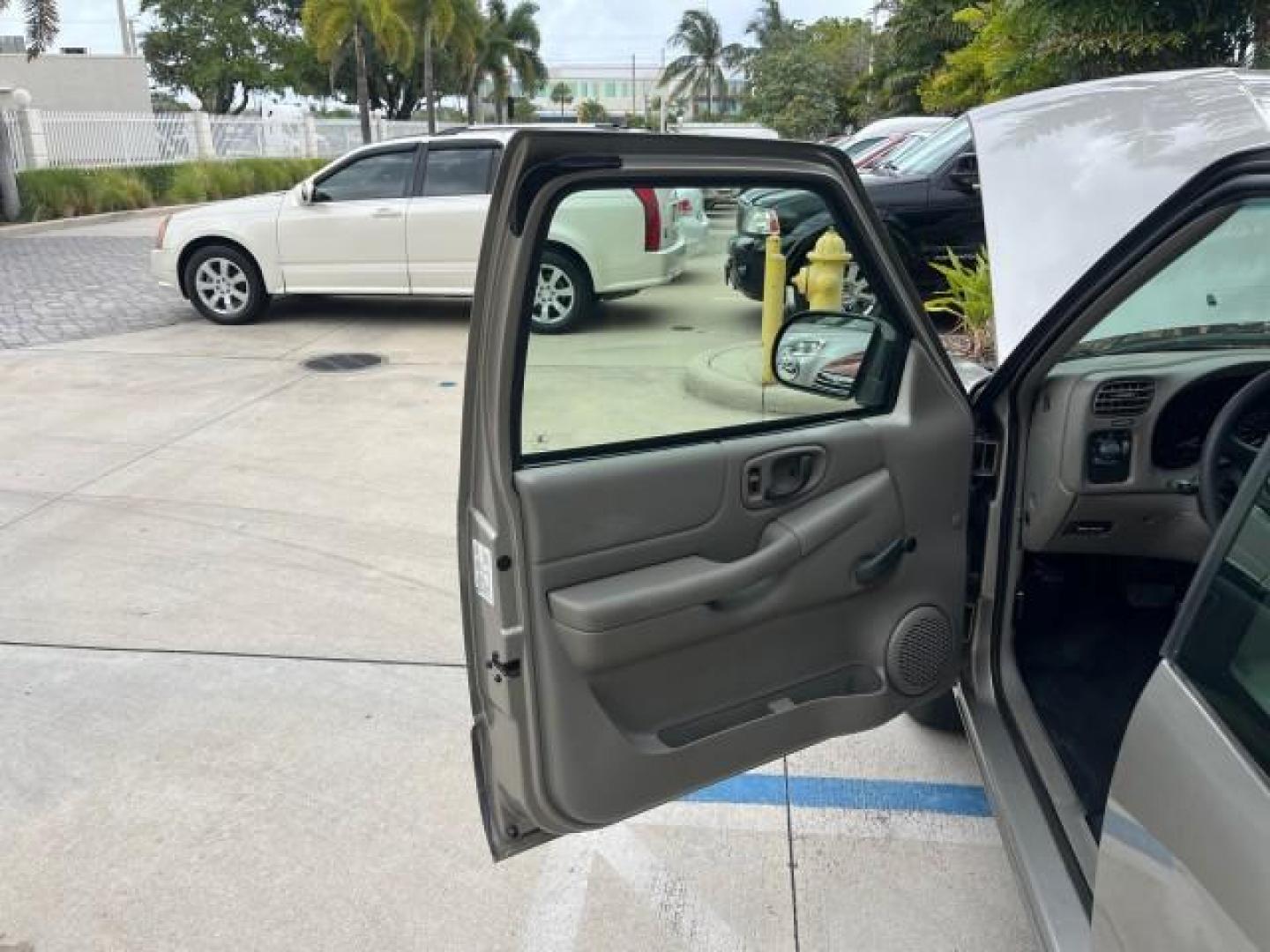 2002 Sandalwood Metallic /Medium Gray Chevrolet S-10 x cab LOW MILES 86,190 (1GCCS19W428) with an 4.3L Vortec 1000 SFI V6 Engine engine, Automatic transmission, located at 4701 North Dixie Hwy, Pompano Beach, FL, 33064, (954) 422-2889, 26.240938, -80.123474 - OUR WEBPAGE FLORIDACARS1.COM HAS OVER 100 PHOTOS AND FREE CARFAX LINK 2002 CHEVROLET S-10 ROAD READY 4.3L V6 VIN: 1GCCS19W428162948 NO ACCIDENTS 3 DOOR EXTENDED CAB PICKUP NO RECALLS 4.3L V6 F OHV 12V LOW MILES 86,190 GASOLINE 6.1 FT BED REAR WHEEL DRIVE WORK READY 6.1' Bed Length Anti-Theft System - Photo#9