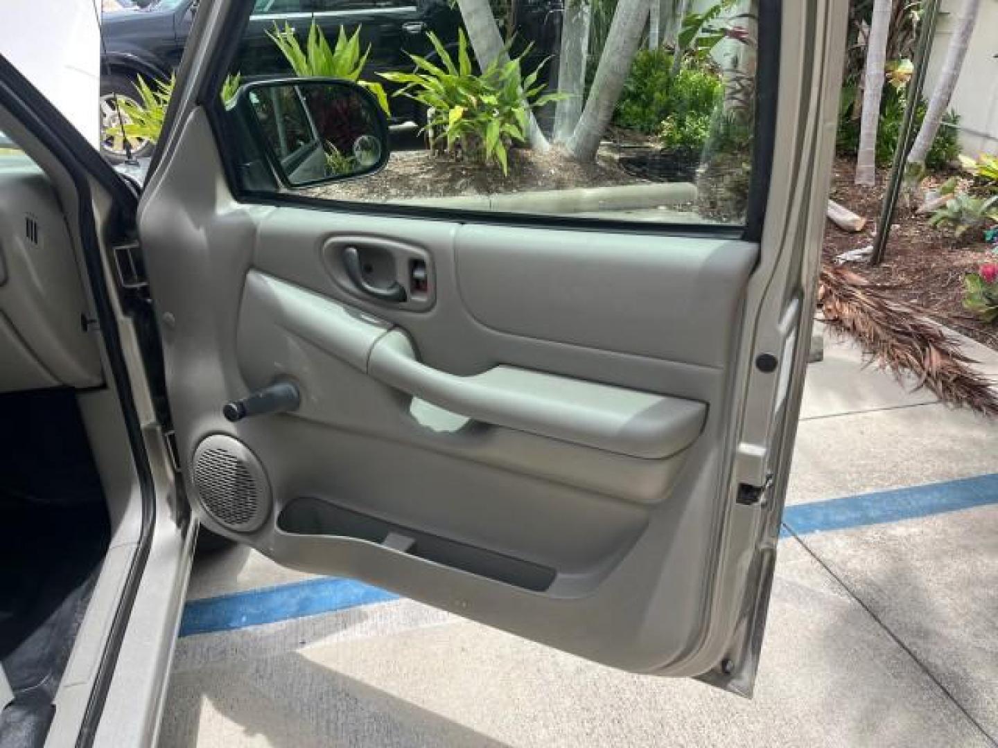 2002 Sandalwood Metallic /Medium Gray Chevrolet S-10 x cab LOW MILES 86,190 (1GCCS19W428) with an 4.3L Vortec 1000 SFI V6 Engine engine, Automatic transmission, located at 4701 North Dixie Hwy, Pompano Beach, FL, 33064, (954) 422-2889, 26.240938, -80.123474 - OUR WEBPAGE FLORIDACARS1.COM HAS OVER 100 PHOTOS AND FREE CARFAX LINK 2002 CHEVROLET S-10 ROAD READY 4.3L V6 VIN: 1GCCS19W428162948 NO ACCIDENTS 3 DOOR EXTENDED CAB PICKUP NO RECALLS 4.3L V6 F OHV 12V LOW MILES 86,190 GASOLINE 6.1 FT BED REAR WHEEL DRIVE WORK READY 6.1' Bed Length Anti-Theft System - Photo#11