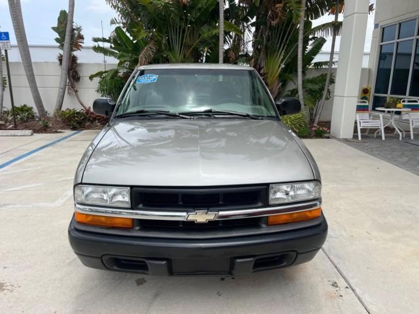 2002 Sandalwood Metallic /Medium Gray Chevrolet S-10 x cab LOW MILES 86,190 (1GCCS19W428) with an 4.3L Vortec 1000 SFI V6 Engine engine, Automatic transmission, located at 4701 North Dixie Hwy, Pompano Beach, FL, 33064, (954) 422-2889, 26.240938, -80.123474 - OUR WEBPAGE FLORIDACARS1.COM HAS OVER 100 PHOTOS AND FREE CARFAX LINK 2002 CHEVROLET S-10 ROAD READY 4.3L V6 VIN: 1GCCS19W428162948 NO ACCIDENTS 3 DOOR EXTENDED CAB PICKUP NO RECALLS 4.3L V6 F OHV 12V LOW MILES 86,190 GASOLINE 6.1 FT BED REAR WHEEL DRIVE WORK READY 6.1' Bed Length Anti-Theft System - Photo#2