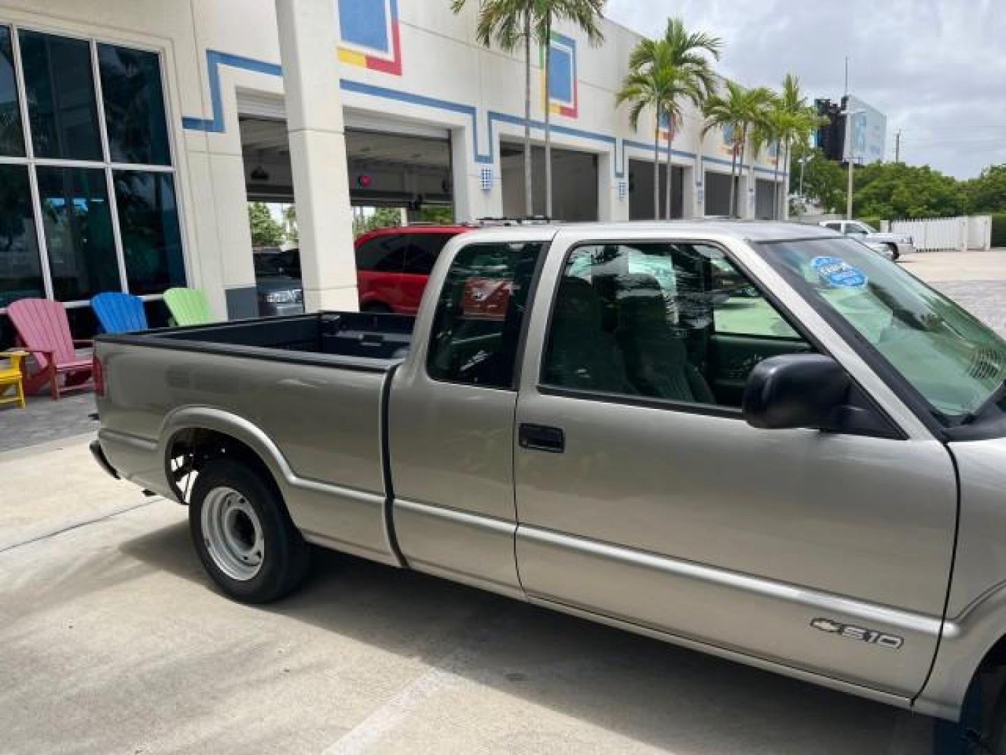 2002 Sandalwood Metallic /Medium Gray Chevrolet S-10 x cab LOW MILES 86,190 (1GCCS19W428) with an 4.3L Vortec 1000 SFI V6 Engine engine, Automatic transmission, located at 4701 North Dixie Hwy, Pompano Beach, FL, 33064, (954) 422-2889, 26.240938, -80.123474 - OUR WEBPAGE FLORIDACARS1.COM HAS OVER 100 PHOTOS AND FREE CARFAX LINK 2002 CHEVROLET S-10 ROAD READY 4.3L V6 VIN: 1GCCS19W428162948 NO ACCIDENTS 3 DOOR EXTENDED CAB PICKUP NO RECALLS 4.3L V6 F OHV 12V LOW MILES 86,190 GASOLINE 6.1 FT BED REAR WHEEL DRIVE WORK READY 6.1' Bed Length Anti-Theft System - Photo#68