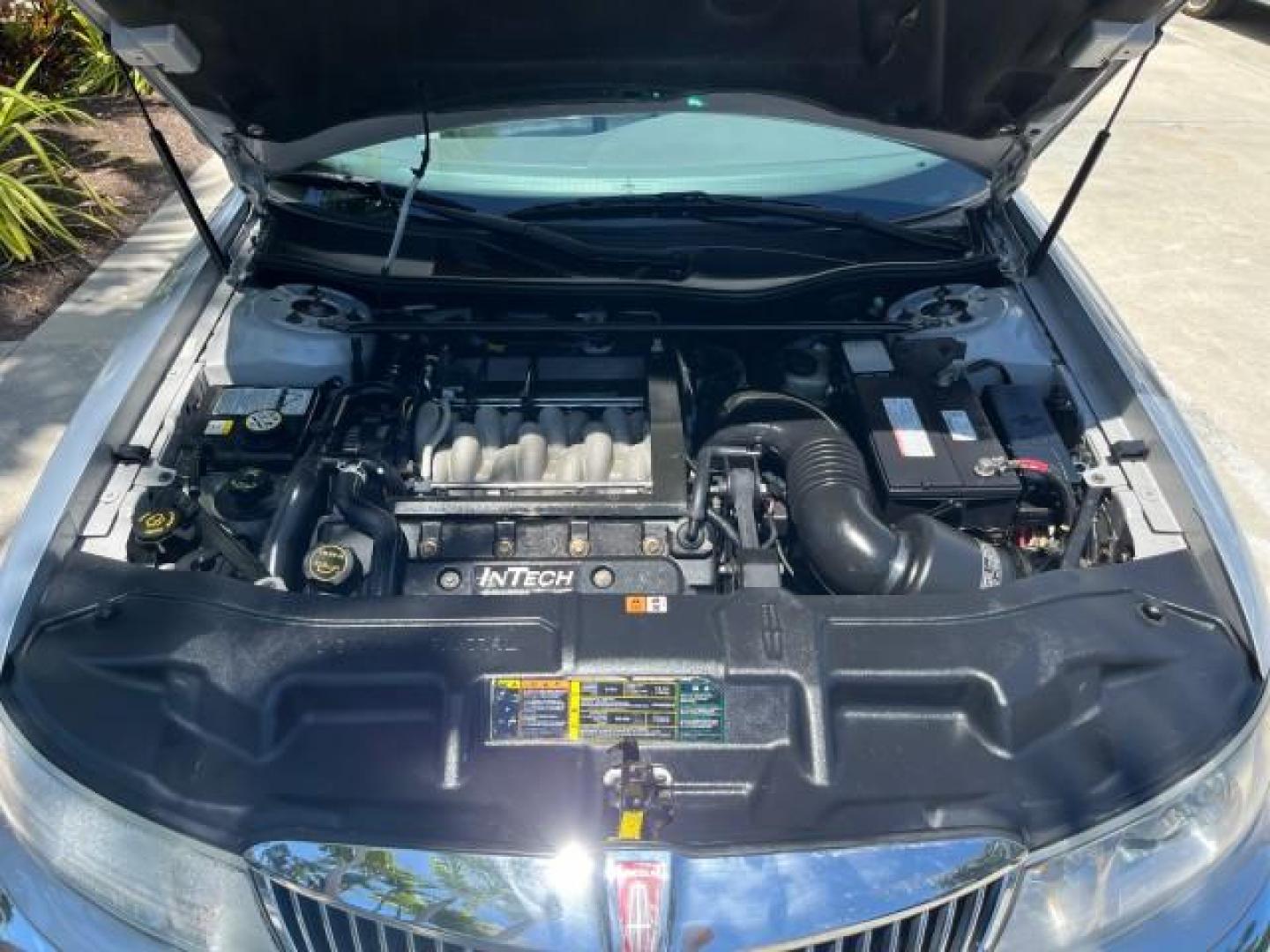 2002 Charcoal Grey Metallic /Light Graphite Lincoln Continental w/Luxury Appearance (1LNHM97VX2Y) with an 4.6L DOHC 32-Valve V8 Intech Engine engine, Automatic transmission, located at 4701 North Dixie Hwy, Pompano Beach, FL, 33064, (954) 422-2889, 26.240938, -80.123474 - OUR WEBPAGE FLORIDACARS1.COM HAS OVER 100 PHOTOS AND FREE CARFAX LINK 2002 LINCOLN CONTINENTAL ROAD READY 4.6L 8 VIN: 1LNHM97VX2Y606824 NO ACCIDENTS 25 MPG SEDAN 4 DR NO RECALLS 4.6L V8 F DOHC 32V POWER LEATHER SEATS GASOLINE POWER SUNROOF FRONT WHEEL DRIVE LOW MILES 58,082 18 SERVICE RECORDS Air Su - Photo#68