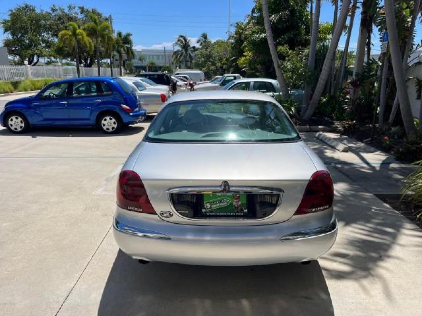 2002 Charcoal Grey Metallic /Light Graphite Lincoln Continental w/Luxury Appearance (1LNHM97VX2Y) with an 4.6L DOHC 32-Valve V8 Intech Engine engine, Automatic transmission, located at 4701 North Dixie Hwy, Pompano Beach, FL, 33064, (954) 422-2889, 26.240938, -80.123474 - OUR WEBPAGE FLORIDACARS1.COM HAS OVER 100 PHOTOS AND FREE CARFAX LINK 2002 LINCOLN CONTINENTAL ROAD READY 4.6L 8 VIN: 1LNHM97VX2Y606824 NO ACCIDENTS 25 MPG SEDAN 4 DR NO RECALLS 4.6L V8 F DOHC 32V POWER LEATHER SEATS GASOLINE POWER SUNROOF FRONT WHEEL DRIVE LOW MILES 58,082 18 SERVICE RECORDS Air Su - Photo#6