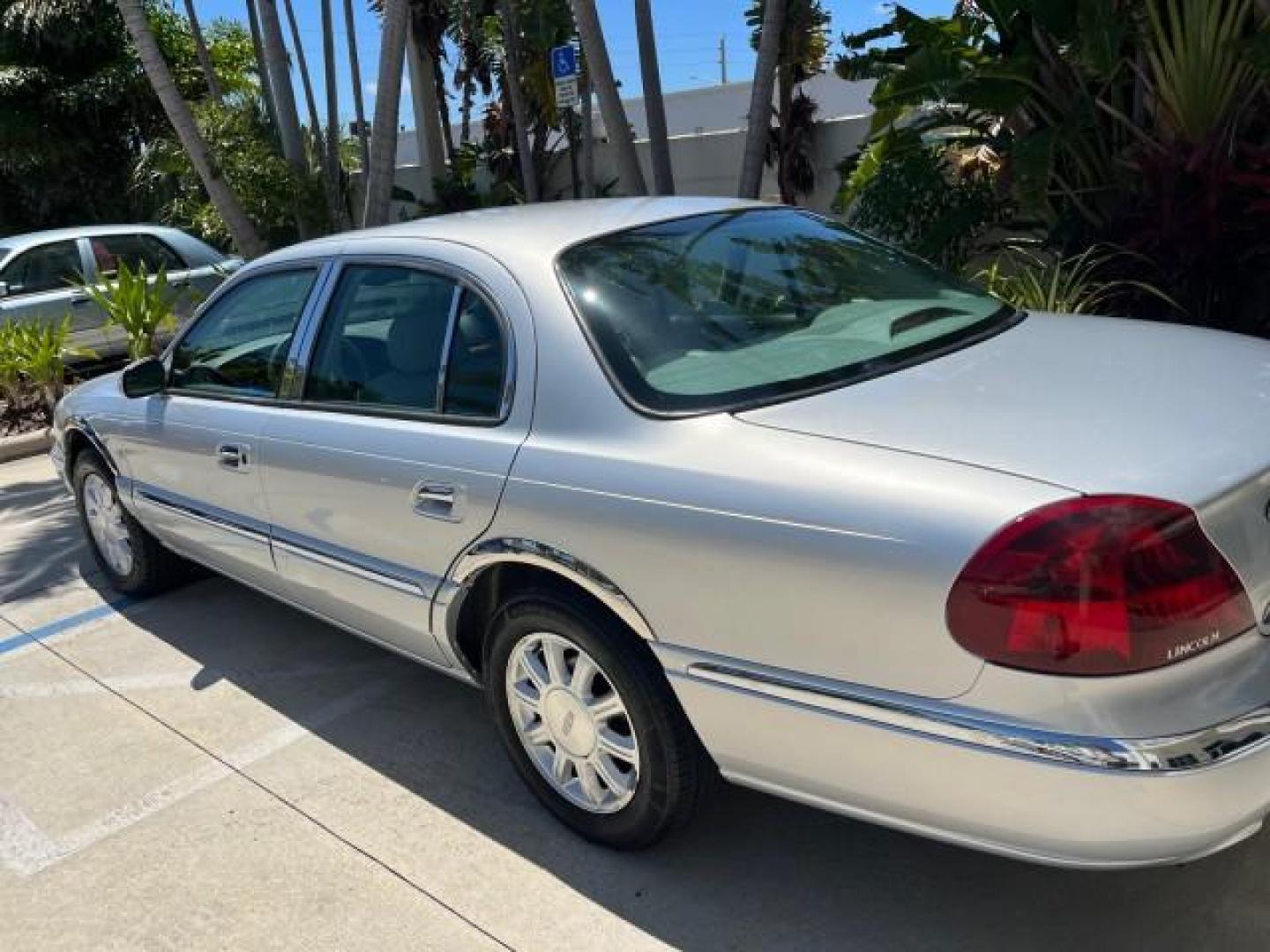 2002 Charcoal Grey Metallic /Light Graphite Lincoln Continental w/Luxury Appearance (1LNHM97VX2Y) with an 4.6L DOHC 32-Valve V8 Intech Engine engine, Automatic transmission, located at 4701 North Dixie Hwy, Pompano Beach, FL, 33064, (954) 422-2889, 26.240938, -80.123474 - OUR WEBPAGE FLORIDACARS1.COM HAS OVER 100 PHOTOS AND FREE CARFAX LINK 2002 LINCOLN CONTINENTAL ROAD READY 4.6L 8 VIN: 1LNHM97VX2Y606824 NO ACCIDENTS 25 MPG SEDAN 4 DR NO RECALLS 4.6L V8 F DOHC 32V POWER LEATHER SEATS GASOLINE POWER SUNROOF FRONT WHEEL DRIVE LOW MILES 58,082 18 SERVICE RECORDS Air Su - Photo#92