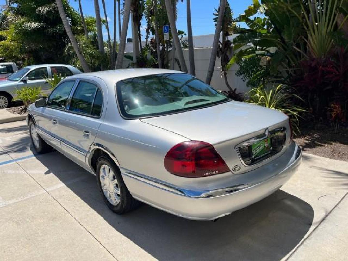 2002 Charcoal Grey Metallic /Light Graphite Lincoln Continental w/Luxury Appearance (1LNHM97VX2Y) with an 4.6L DOHC 32-Valve V8 Intech Engine engine, Automatic transmission, located at 4701 North Dixie Hwy, Pompano Beach, FL, 33064, (954) 422-2889, 26.240938, -80.123474 - OUR WEBPAGE FLORIDACARS1.COM HAS OVER 100 PHOTOS AND FREE CARFAX LINK 2002 LINCOLN CONTINENTAL ROAD READY 4.6L 8 VIN: 1LNHM97VX2Y606824 NO ACCIDENTS 25 MPG SEDAN 4 DR NO RECALLS 4.6L V8 F DOHC 32V POWER LEATHER SEATS GASOLINE POWER SUNROOF FRONT WHEEL DRIVE LOW MILES 58,082 18 SERVICE RECORDS Air Su - Photo#95