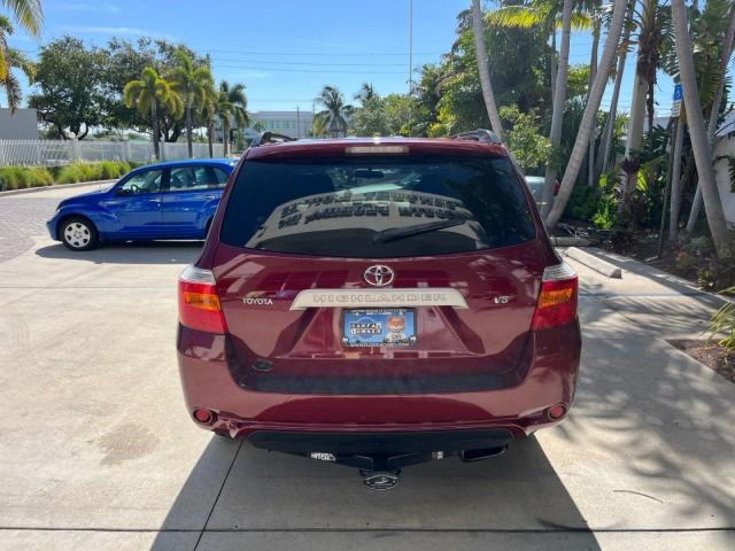 2008 Salsa Red Pearl /Ash Toyota Highlander 1 FL LOW MILES 86,628 (JTEDS41A582) with an 3.5L DOHC 24-Valve VVT-i V6 Engine engine, Automatic transmission, located at 4701 North Dixie Hwy, Pompano Beach, FL, 33064, (954) 422-2889, 26.240938, -80.123474 - OUR WEBPAGE FLORIDACARS1.COM HAS OVER 100 PHOTOS AND FREE CARFAX LINK 2008 TOYOTA HIGHLANDER ROAD READY 3.5L V6 VIN: JTEDS41A582024543 LOW MILES 82,628 4 DOOR WAGON/SPORT UTILITY NO RECALLS 3.5L V6 F DOHC 24V 1 OWNER FLORIDA GASOLINE 27 SERVICE RECORDS FRONT WHEEL DRIVE POWER MIRRORS Active Head Res - Photo#6