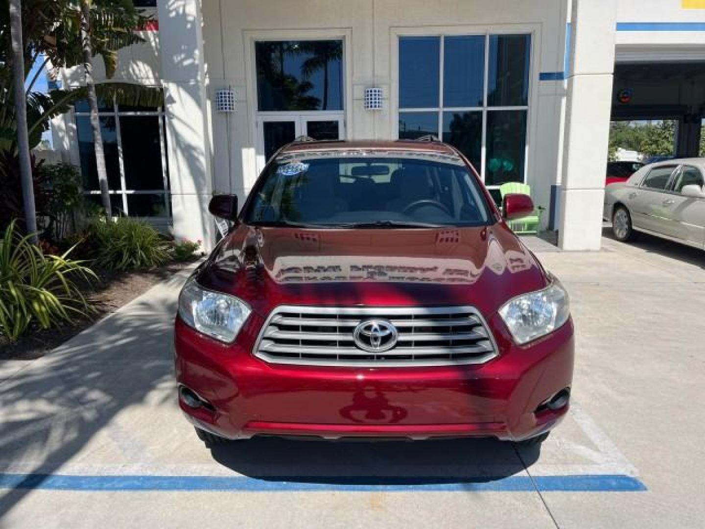 2008 Salsa Red Pearl /Ash Toyota Highlander 1 FL LOW MILES 86,628 (JTEDS41A582) with an 3.5L DOHC 24-Valve VVT-i V6 Engine engine, Automatic transmission, located at 4701 North Dixie Hwy, Pompano Beach, FL, 33064, (954) 422-2889, 26.240938, -80.123474 - OUR WEBPAGE FLORIDACARS1.COM HAS OVER 100 PHOTOS AND FREE CARFAX LINK 2008 TOYOTA HIGHLANDER ROAD READY 3.5L V6 VIN: JTEDS41A582024543 LOW MILES 82,628 4 DOOR WAGON/SPORT UTILITY NO RECALLS 3.5L V6 F DOHC 24V 1 OWNER FLORIDA GASOLINE 27 SERVICE RECORDS FRONT WHEEL DRIVE POWER MIRRORS Active Head Res - Photo#81