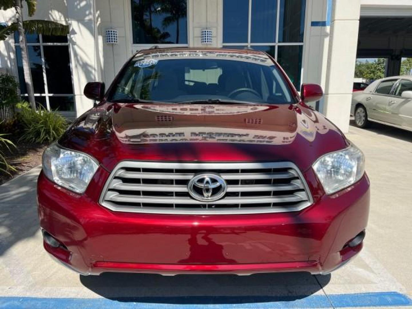 2008 Salsa Red Pearl /Ash Toyota Highlander 1 FL LOW MILES 86,628 (JTEDS41A582) with an 3.5L DOHC 24-Valve VVT-i V6 Engine engine, Automatic transmission, located at 4701 North Dixie Hwy, Pompano Beach, FL, 33064, (954) 422-2889, 26.240938, -80.123474 - OUR WEBPAGE FLORIDACARS1.COM HAS OVER 100 PHOTOS AND FREE CARFAX LINK 2008 TOYOTA HIGHLANDER ROAD READY 3.5L V6 VIN: JTEDS41A582024543 LOW MILES 82,628 4 DOOR WAGON/SPORT UTILITY NO RECALLS 3.5L V6 F DOHC 24V 1 OWNER FLORIDA GASOLINE 27 SERVICE RECORDS FRONT WHEEL DRIVE POWER MIRRORS Active Head Res - Photo#87