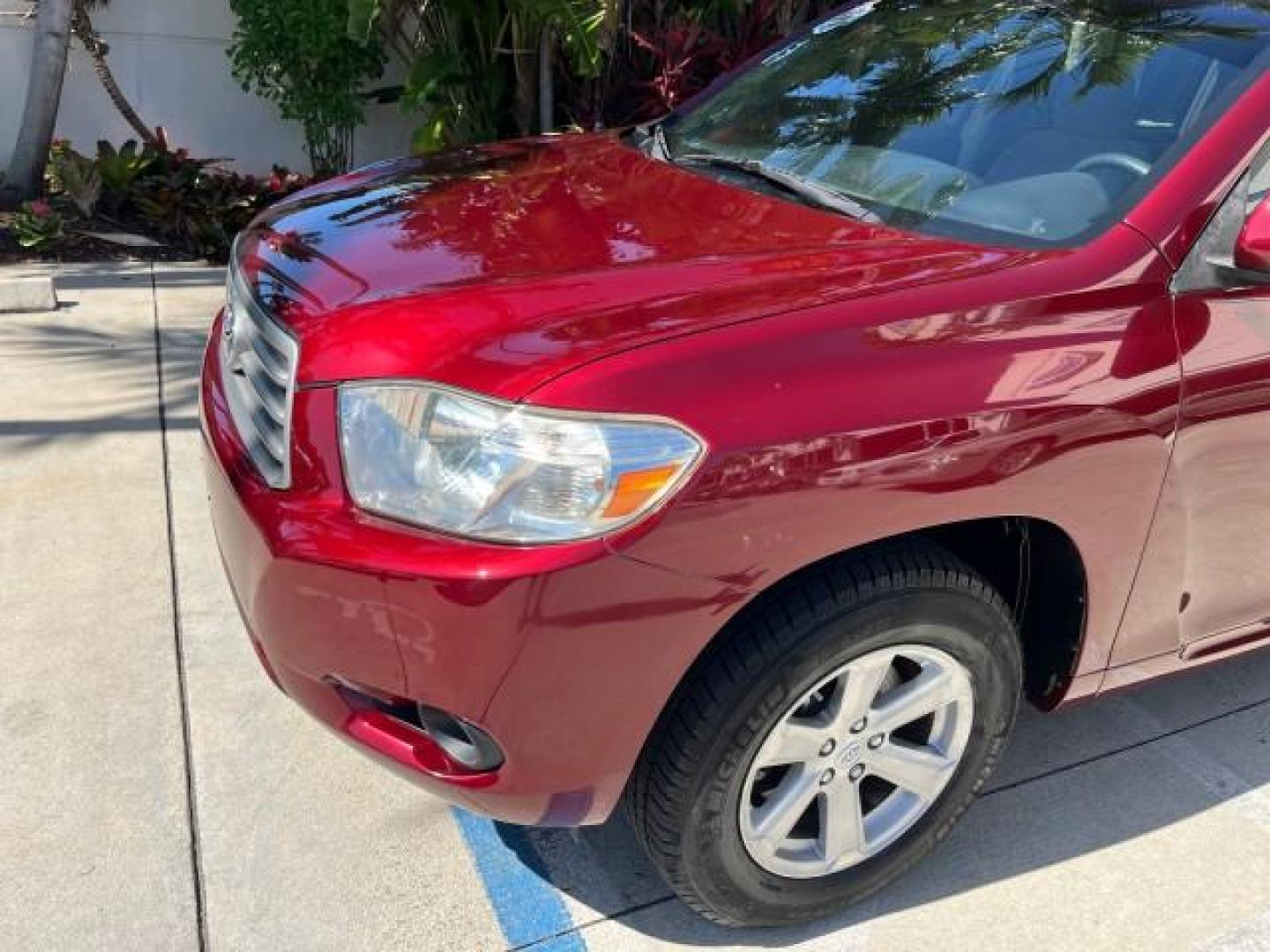 2008 Salsa Red Pearl /Ash Toyota Highlander 1 FL LOW MILES 86,628 (JTEDS41A582) with an 3.5L DOHC 24-Valve VVT-i V6 Engine engine, Automatic transmission, located at 4701 North Dixie Hwy, Pompano Beach, FL, 33064, (954) 422-2889, 26.240938, -80.123474 - OUR WEBPAGE FLORIDACARS1.COM HAS OVER 100 PHOTOS AND FREE CARFAX LINK 2008 TOYOTA HIGHLANDER ROAD READY 3.5L V6 VIN: JTEDS41A582024543 LOW MILES 82,628 4 DOOR WAGON/SPORT UTILITY NO RECALLS 3.5L V6 F DOHC 24V 1 OWNER FLORIDA GASOLINE 27 SERVICE RECORDS FRONT WHEEL DRIVE POWER MIRRORS Active Head Res - Photo#90